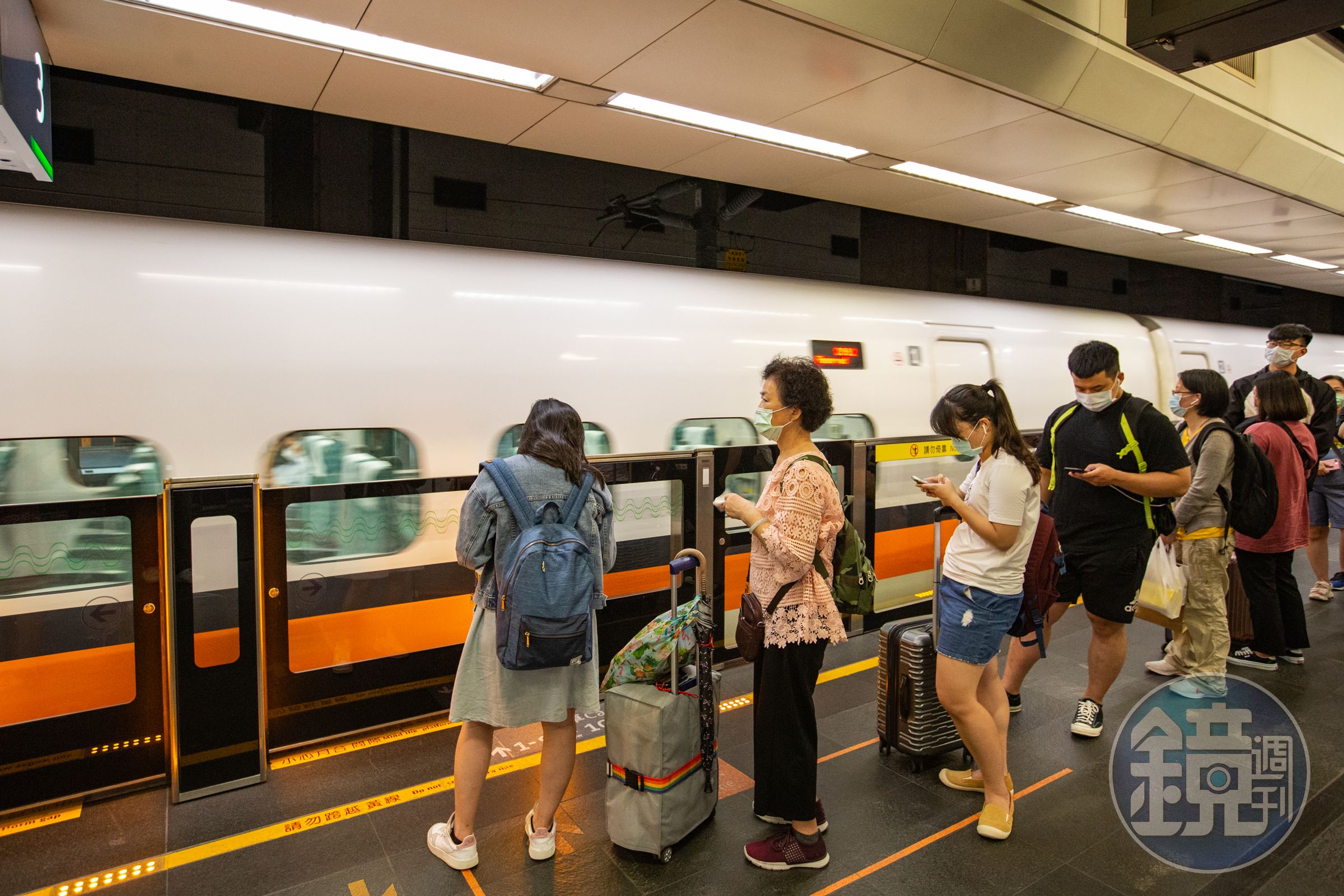 台灣高鐵204次列車，今天8點26分抵達板橋站時，只有短暫停留1秒後，在車門未開的情況下直接開走。（示意圖，本刊資料照）
