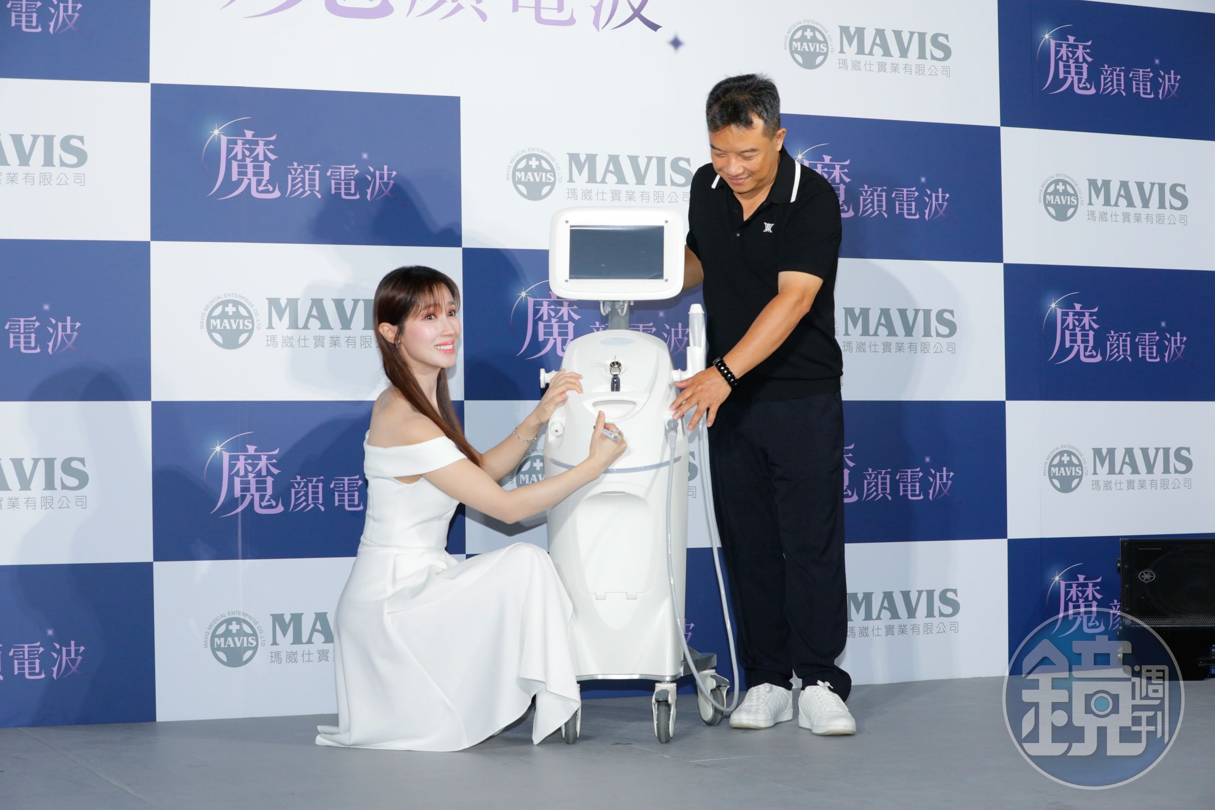 嘗試了厲害的電波儀器，小薰覺得男友鄭人碩即將「奔四 」了，應該很需要。