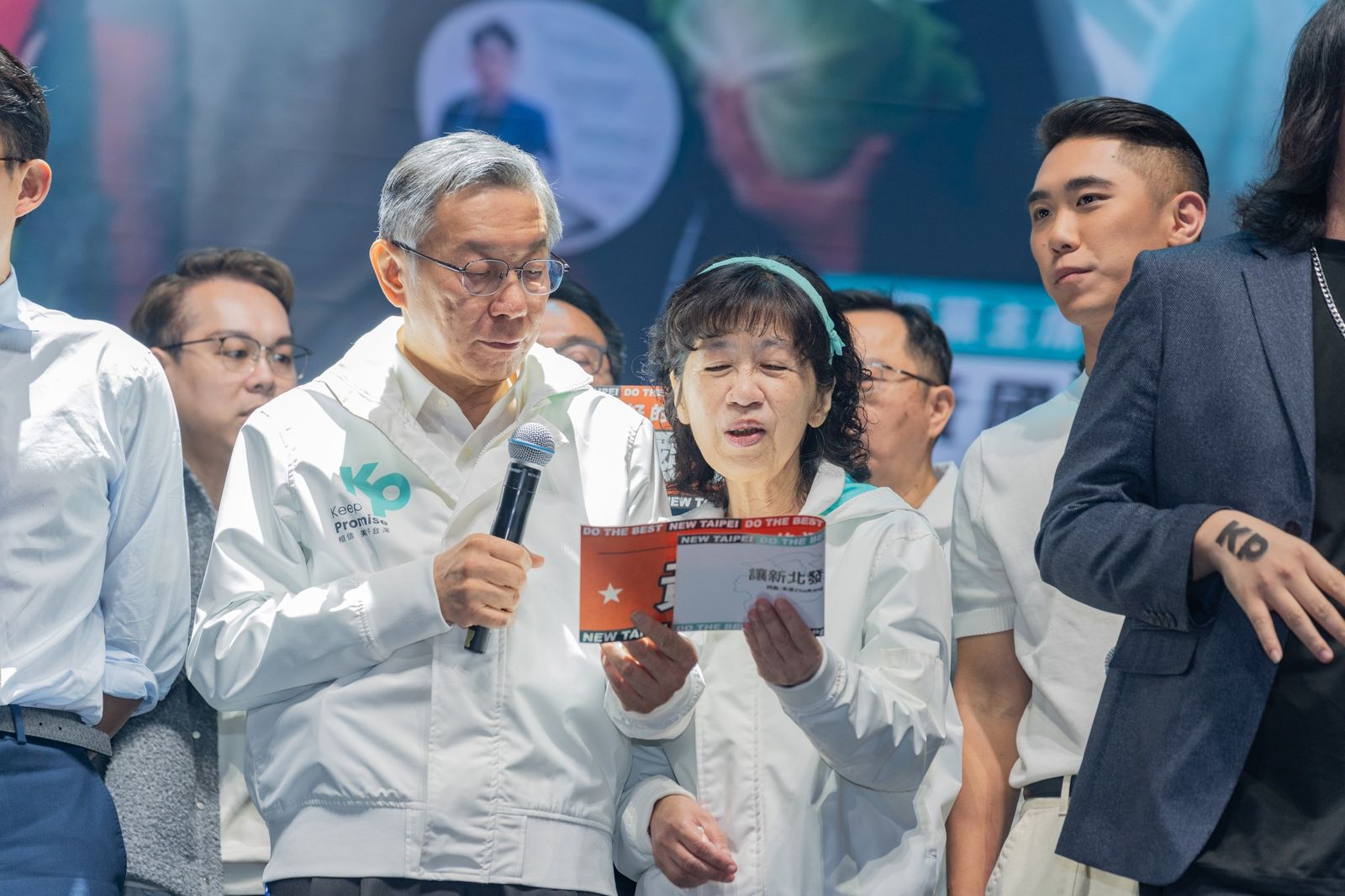 陳佩琪再發文「網狂問橘子」 她喊精彩:問律師可不可以po