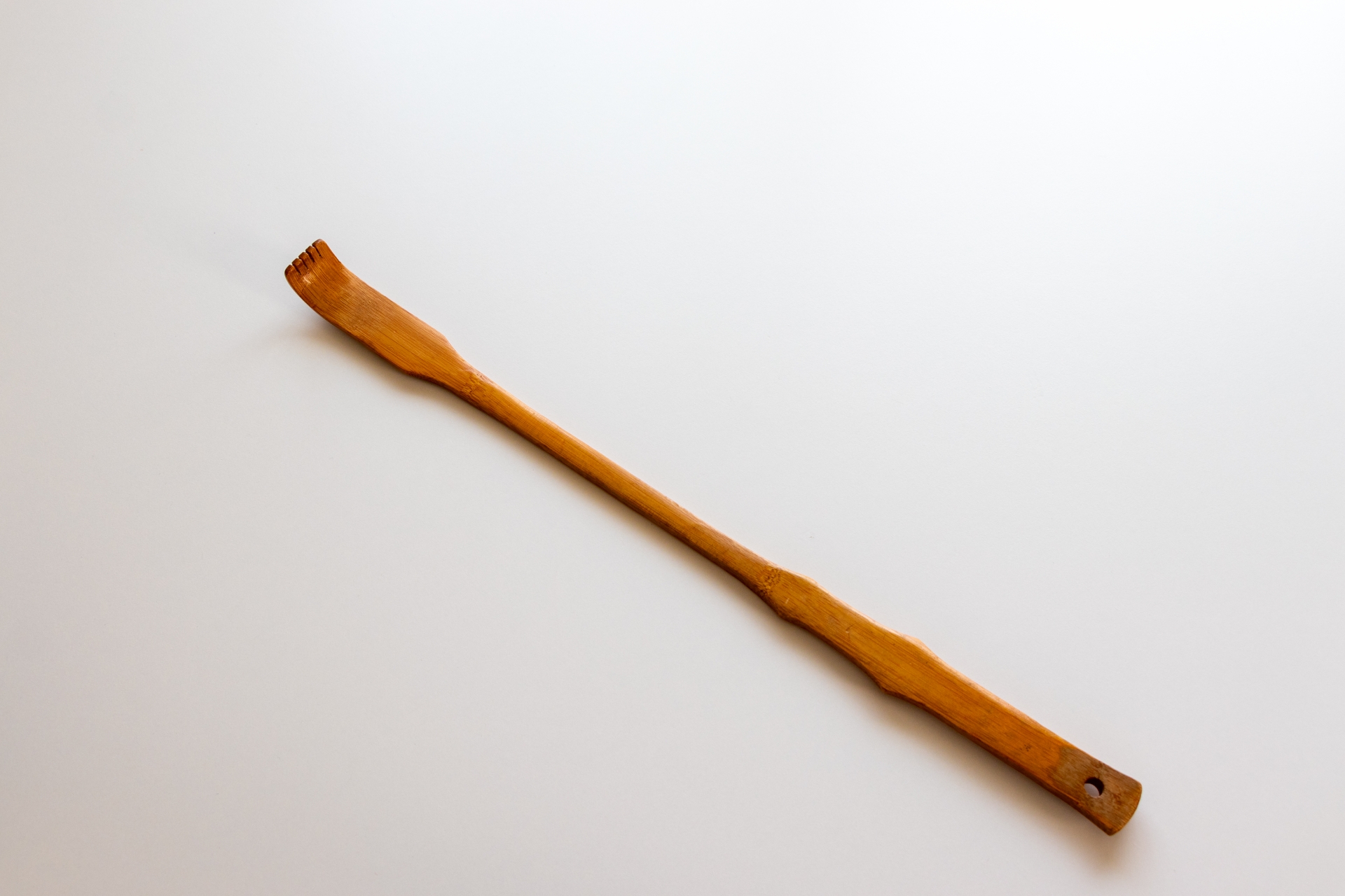 雲林間一處民營社團舉辦暑期成長營，傳出老師以抓癢工具不求人毆打孩童。（示意圖，取自PhotoAC）