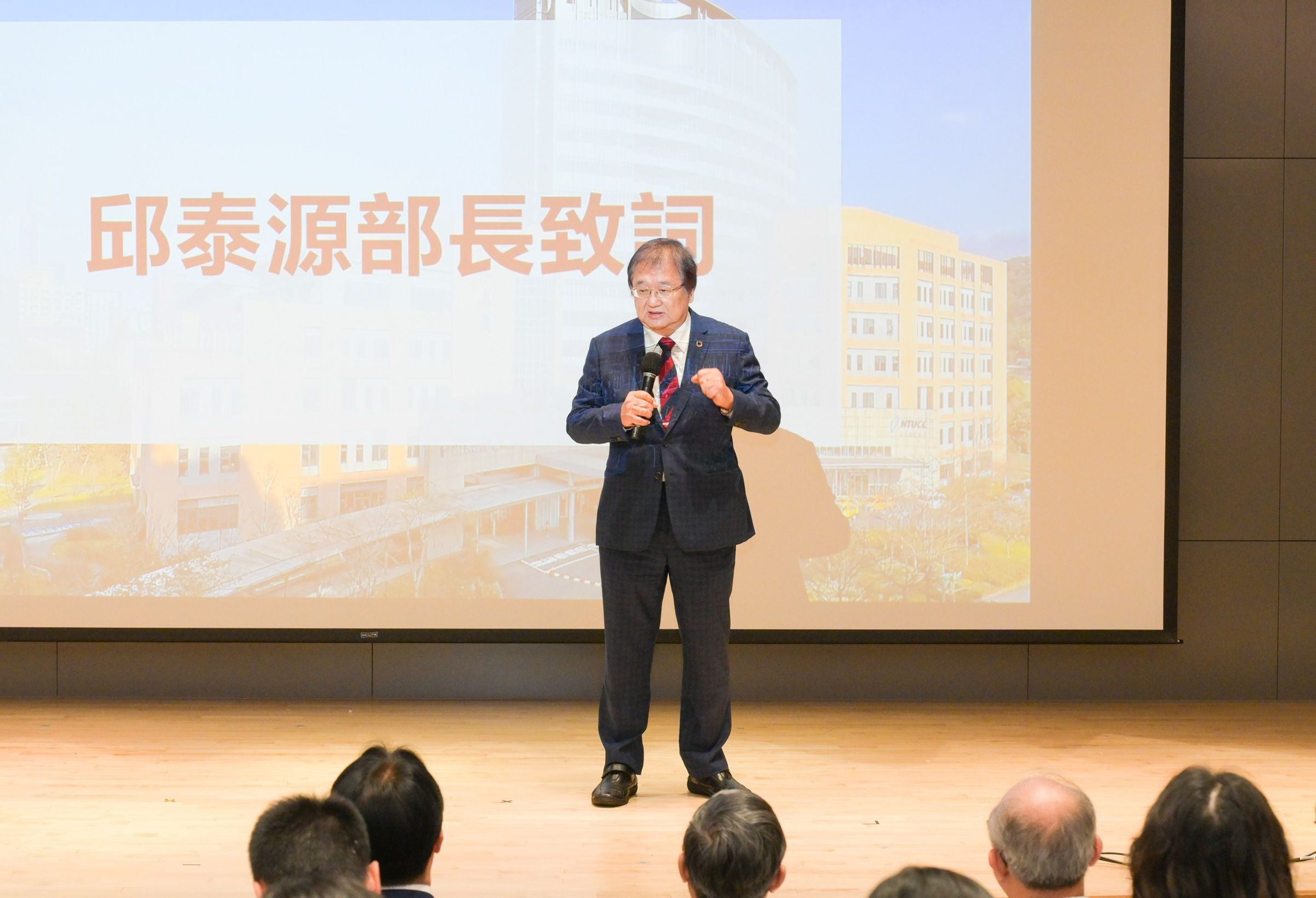 衛福部長邱泰源今日指出,目前情勢仍在可控範圍內。(翻攝自臉書@衛福部)