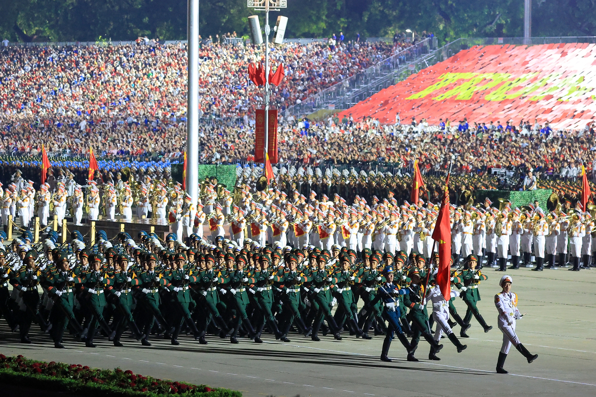 越南政府為了慶祝國慶日，將普發現金10萬越南盾。圖為越南國慶相關活動。（翻攝自越南政府官網）