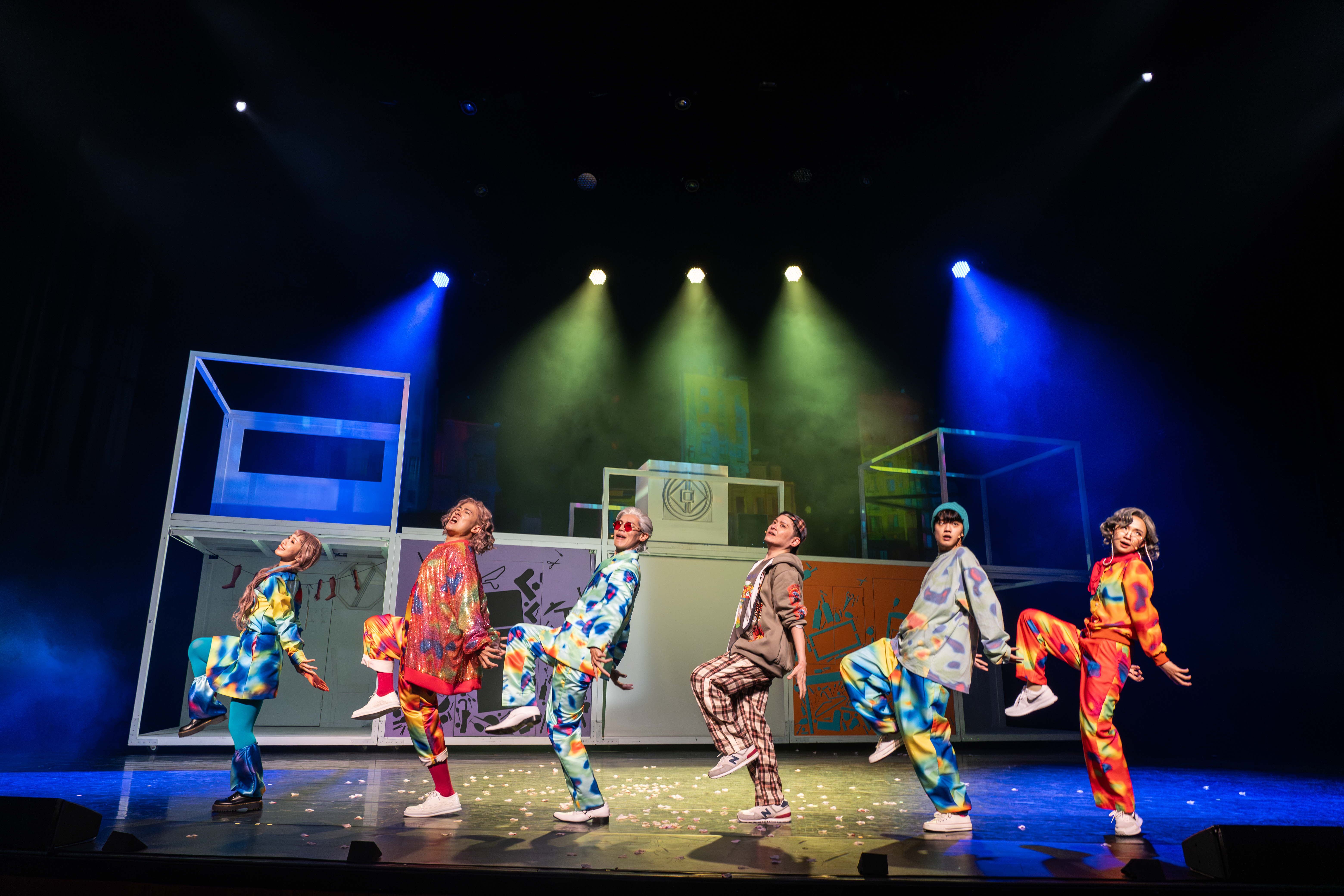 高天恒和王慕天曾有不少合作經驗，今年也共同參與台灣首部以殭屍和喪屍為題材的音樂劇《跑跑殭丙仁》，分別擔任編導和協力編劇。（刺點創作工坊提供）