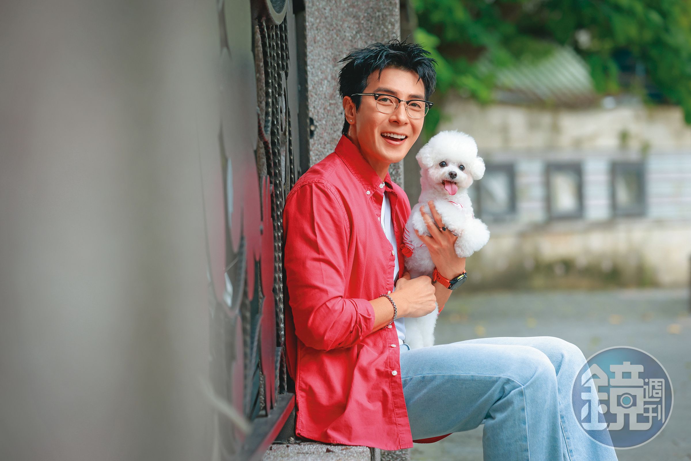江耀崙對江明明非常疼愛,對於牠哭哭會心軟。