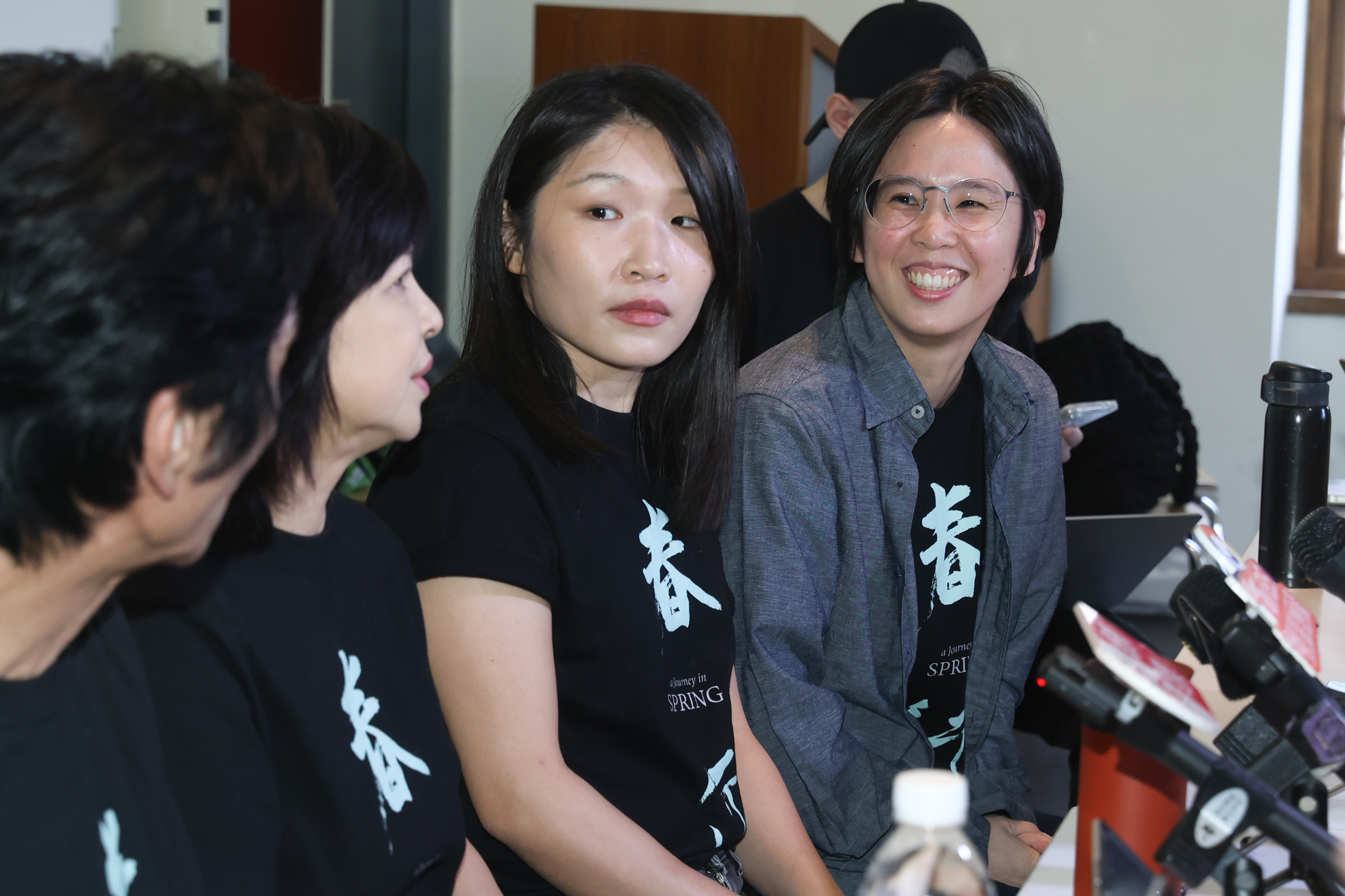 《春行》雙導演彭紫惠（右2）、王品文（右1）被喜翔預言「一定會得金馬新導演獎」。