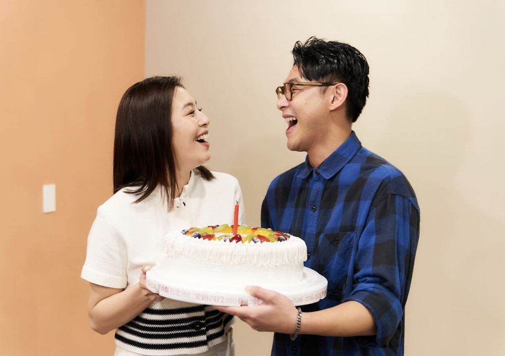 劉品言去年生日時連晨翔驚喜現身。（翻攝自IG＠esther88）