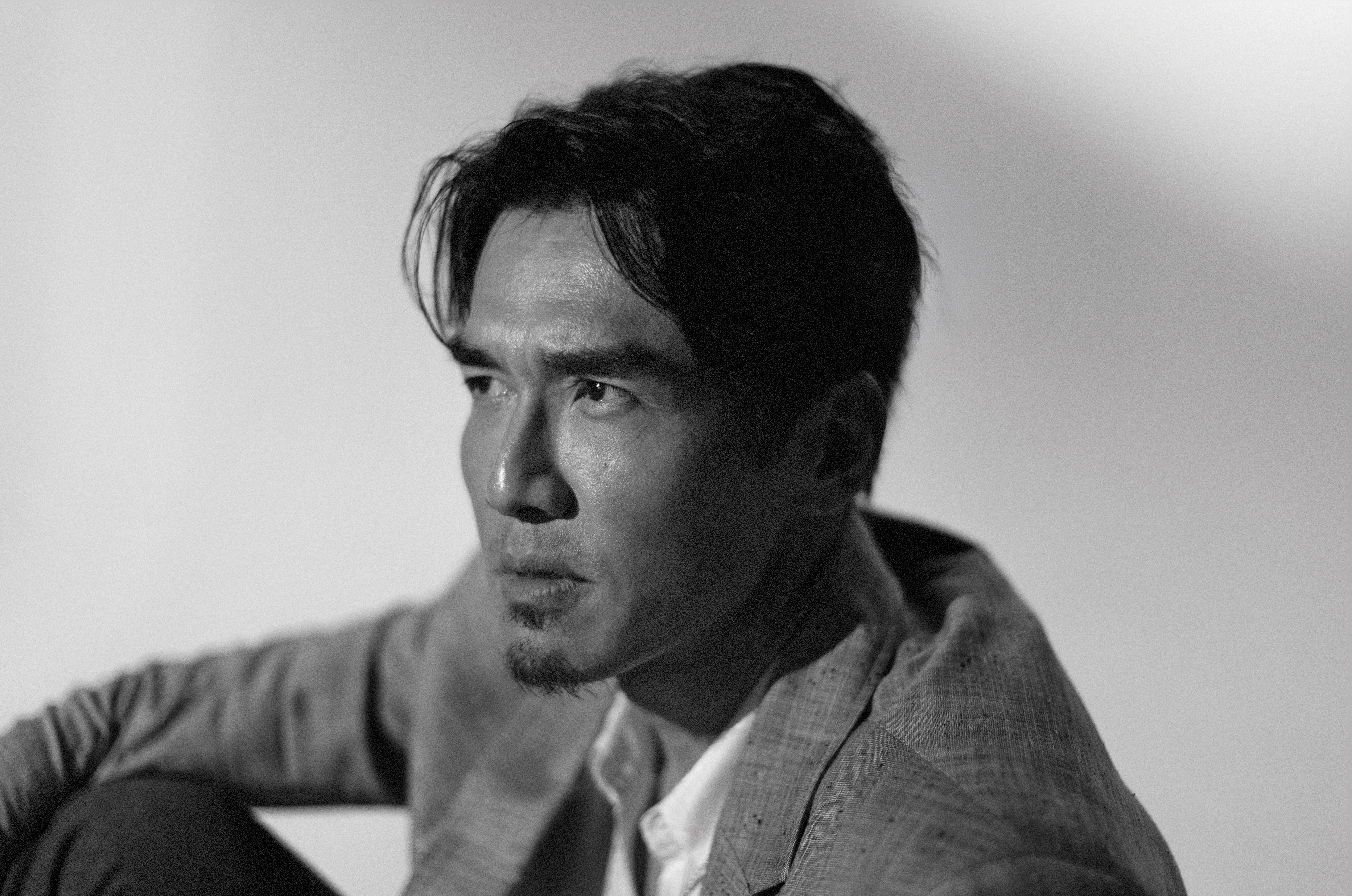 楊一展說,近期常常一起床就哭。對人生及自我的疑惑在中年爆發,他還在學習處理那種未知的空虛感。