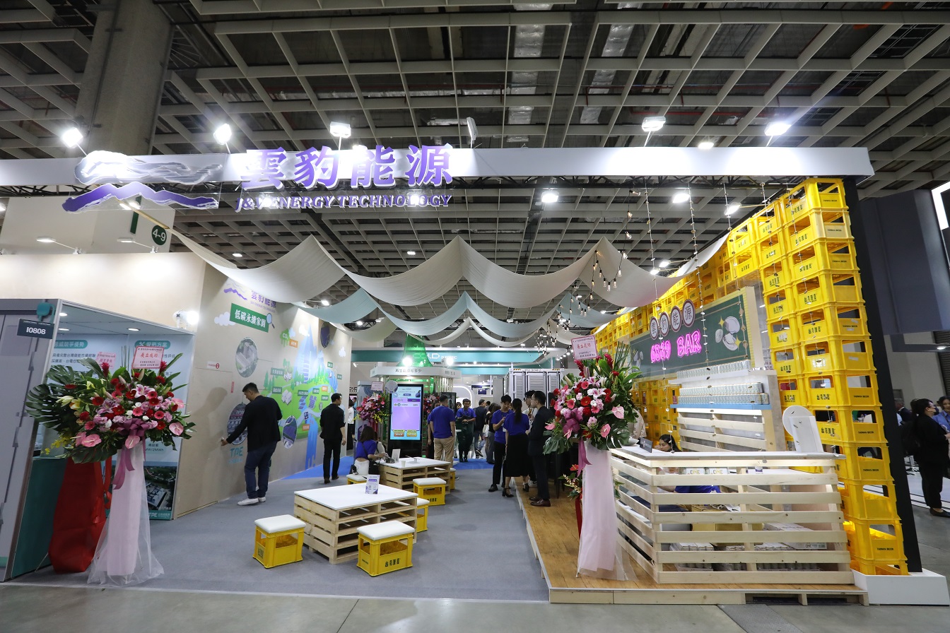雲豹能源展區以低碳材料裝潢,符合永續、循環的概念。(攝影:賴智揚)