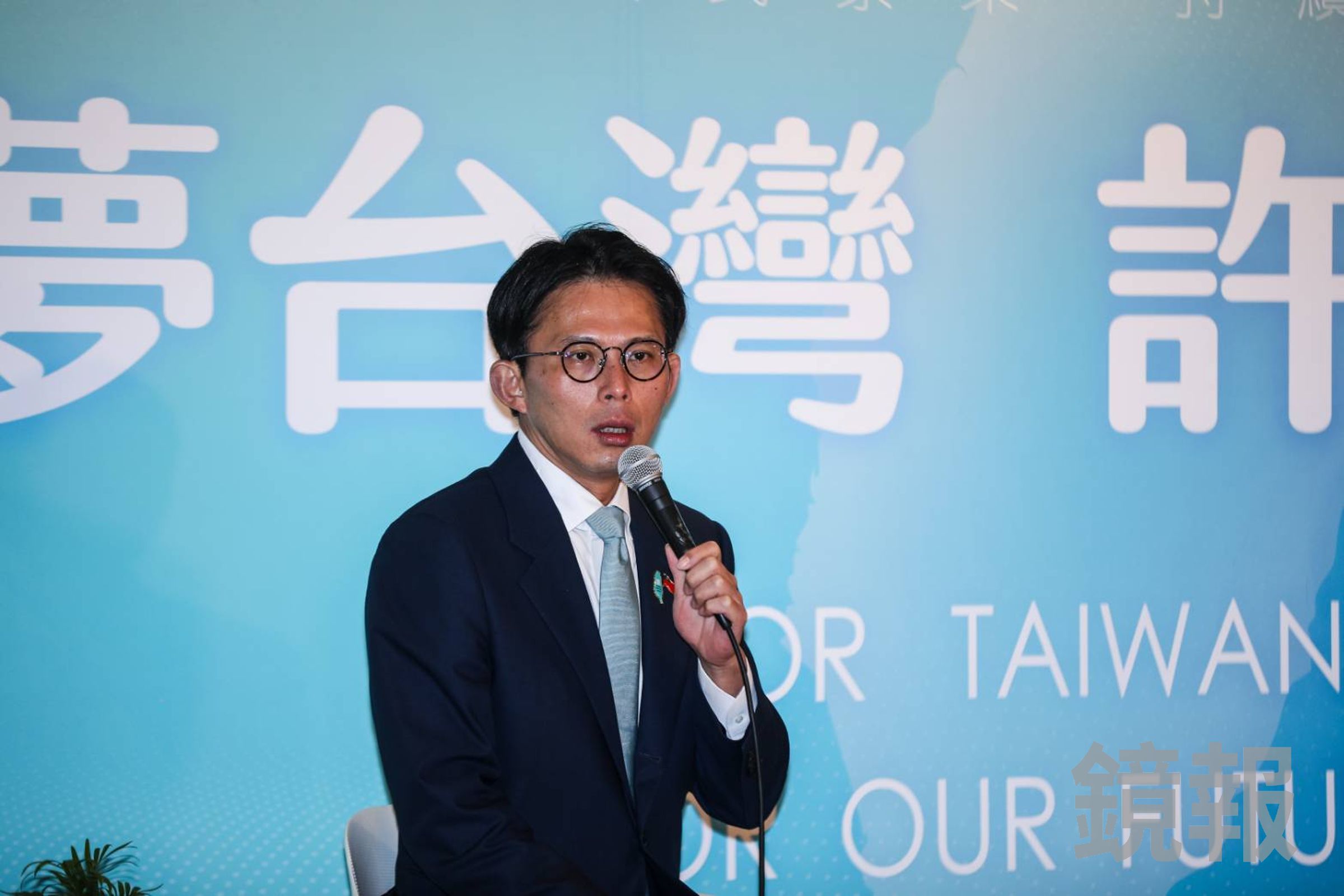 黃國昌稱藍白合作要解決台灣的問題,批民進黨政府帶頭撕裂社會。(鏡報鄒保祥)