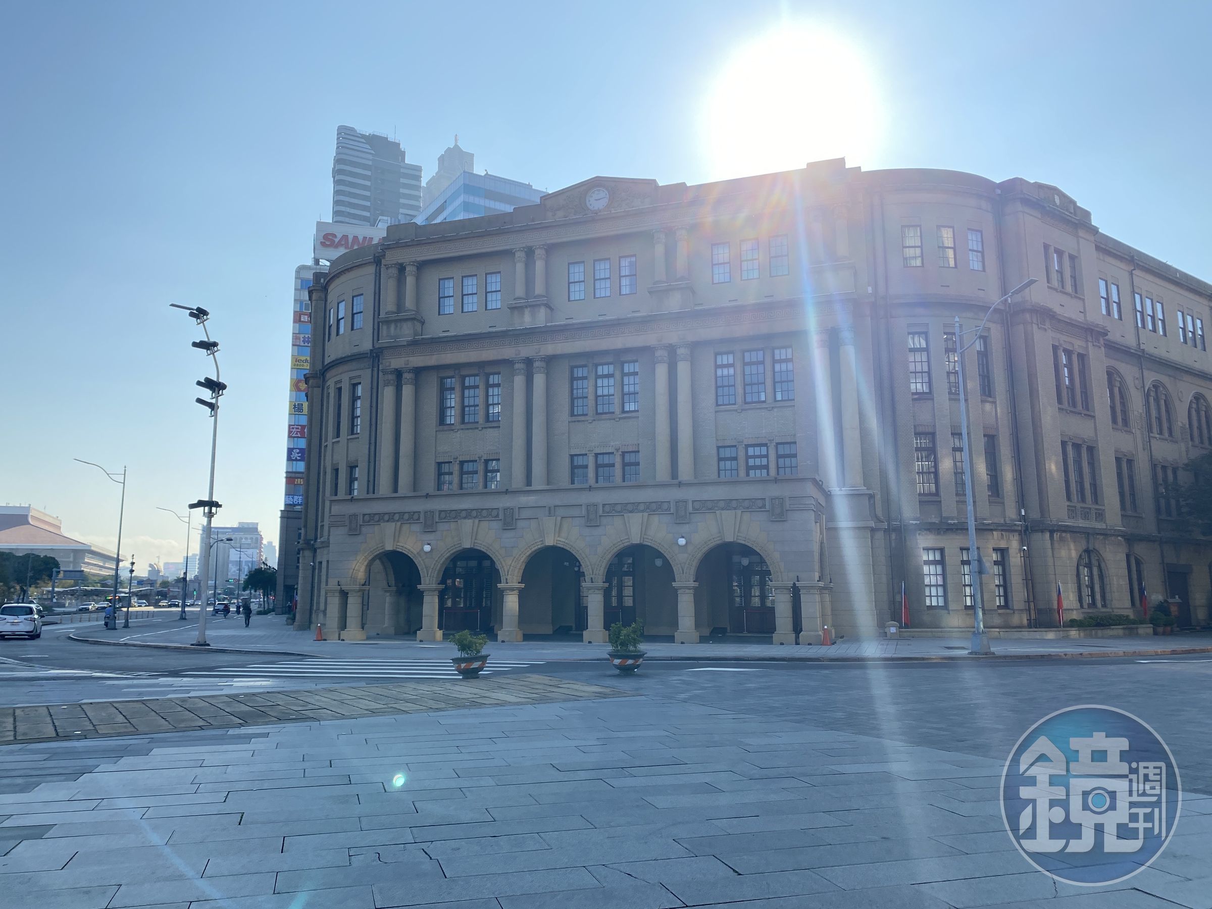 台北市北門郵局近日發生一起詭異的「阿兵哥夜宿」事件,役男週末受困郵局1天1夜才報案。