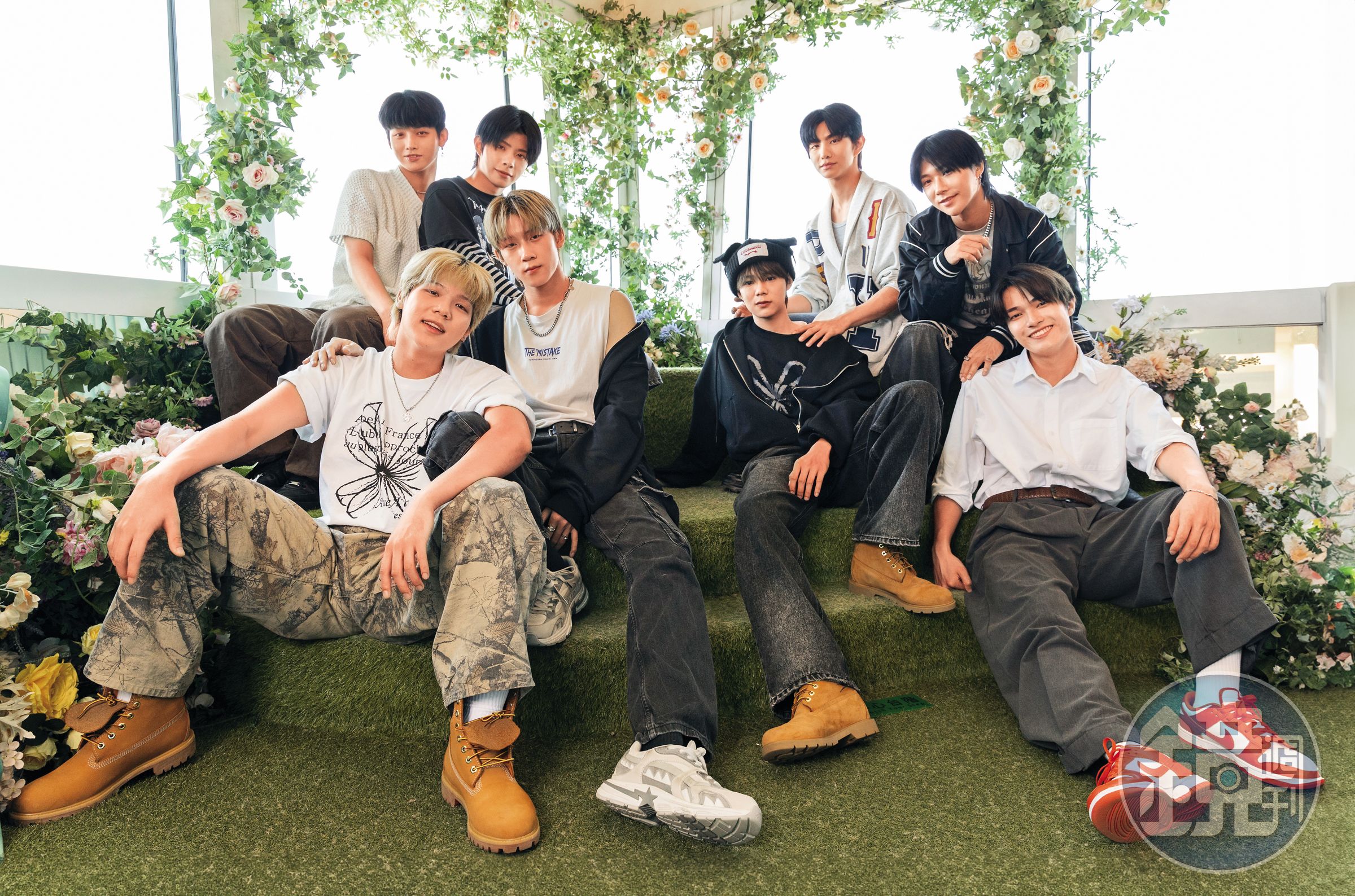 新生代男團ARKis由李定(左起)、伍承慶、東翰、Vin、Alex、禾雁凱、黃崇峻、鄭彫秦8位成員組成。