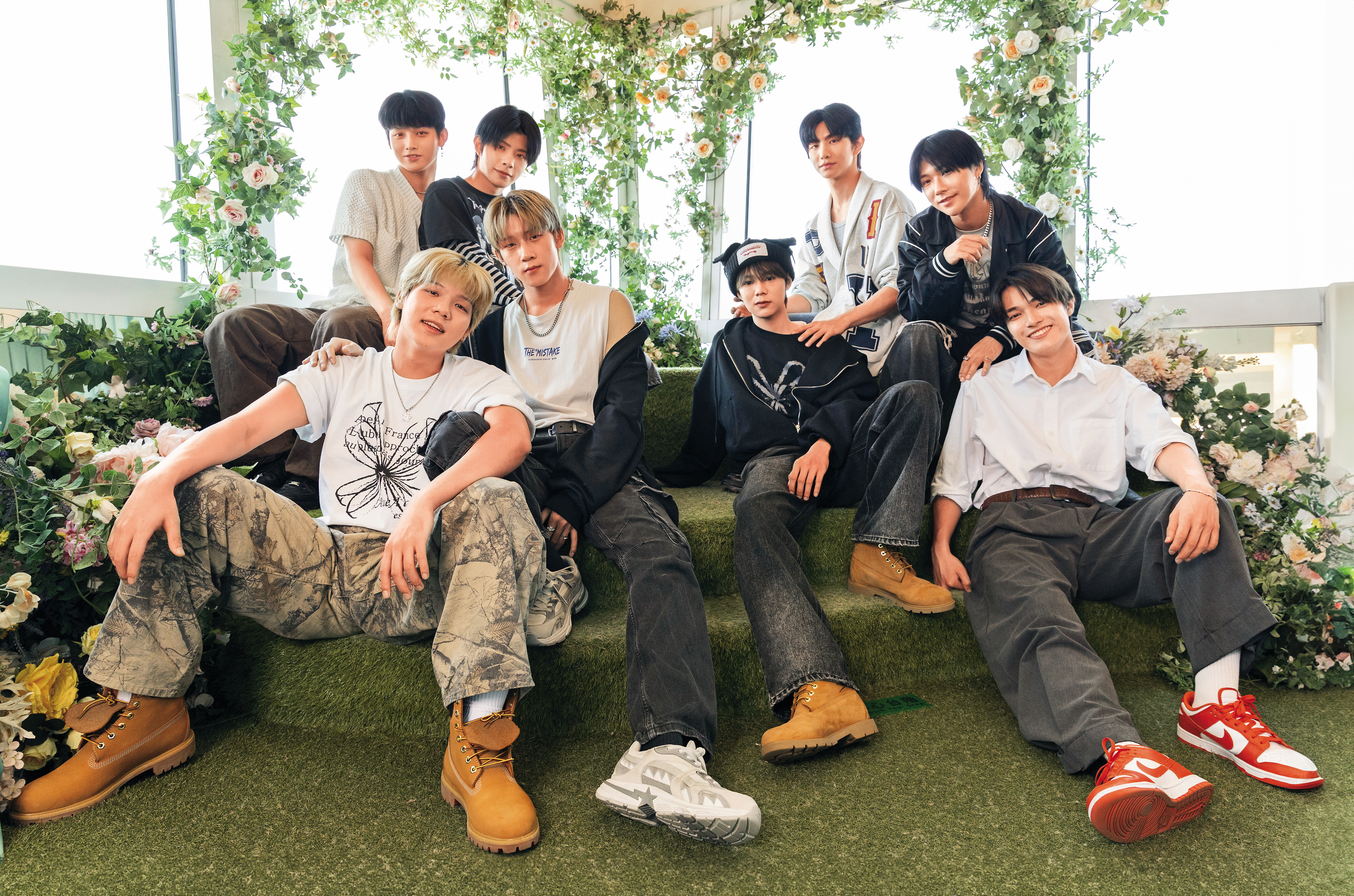 新生代男團ARKis由李定（左起）、伍承慶、東翰、Vin、Alex、禾雁凱、黃崇峻、鄭彫秦8位成員組成。