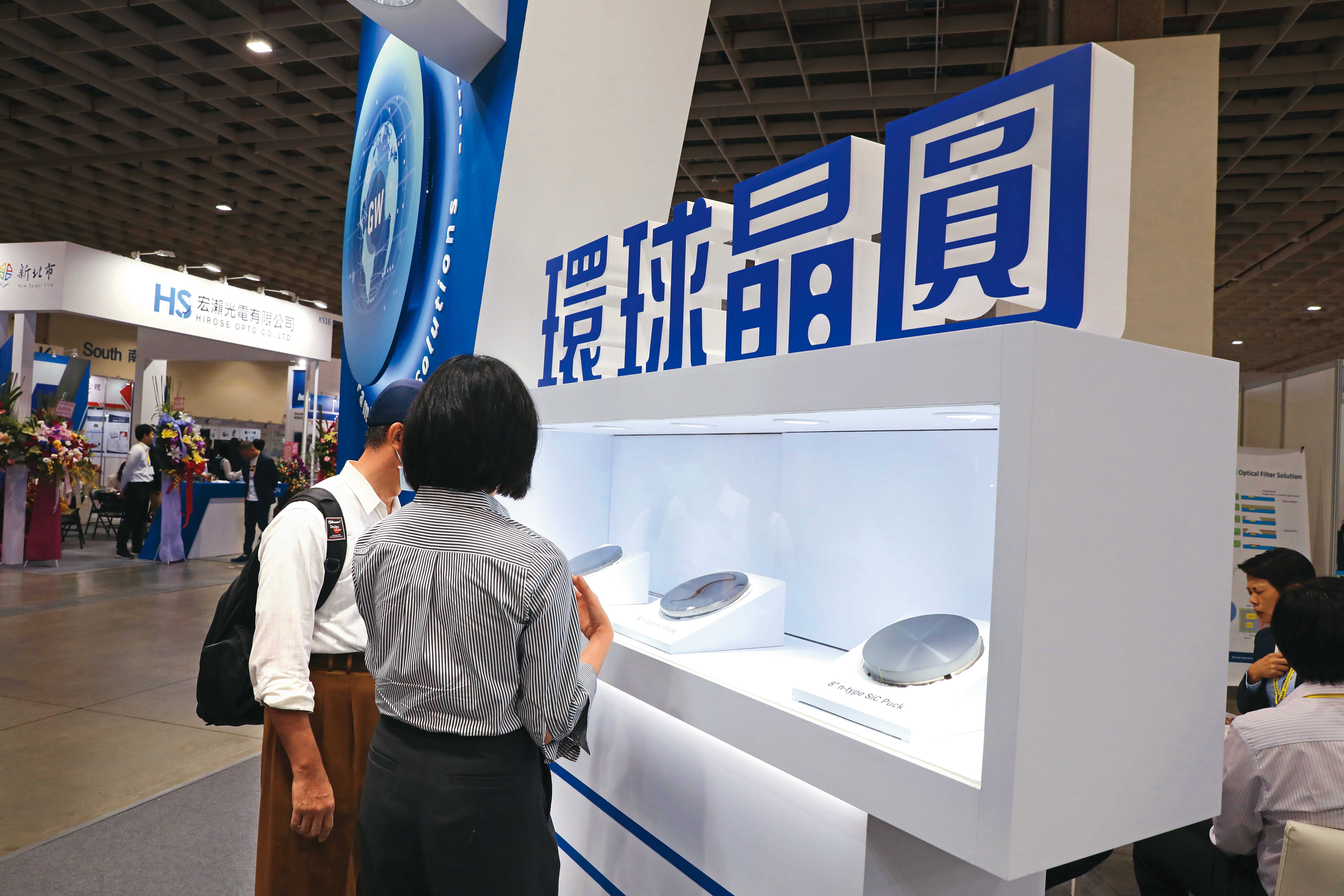 環球晶鴨子划水投入矽光子上游材料20餘年，成功取得國際大廠SOI合作出貨實績。