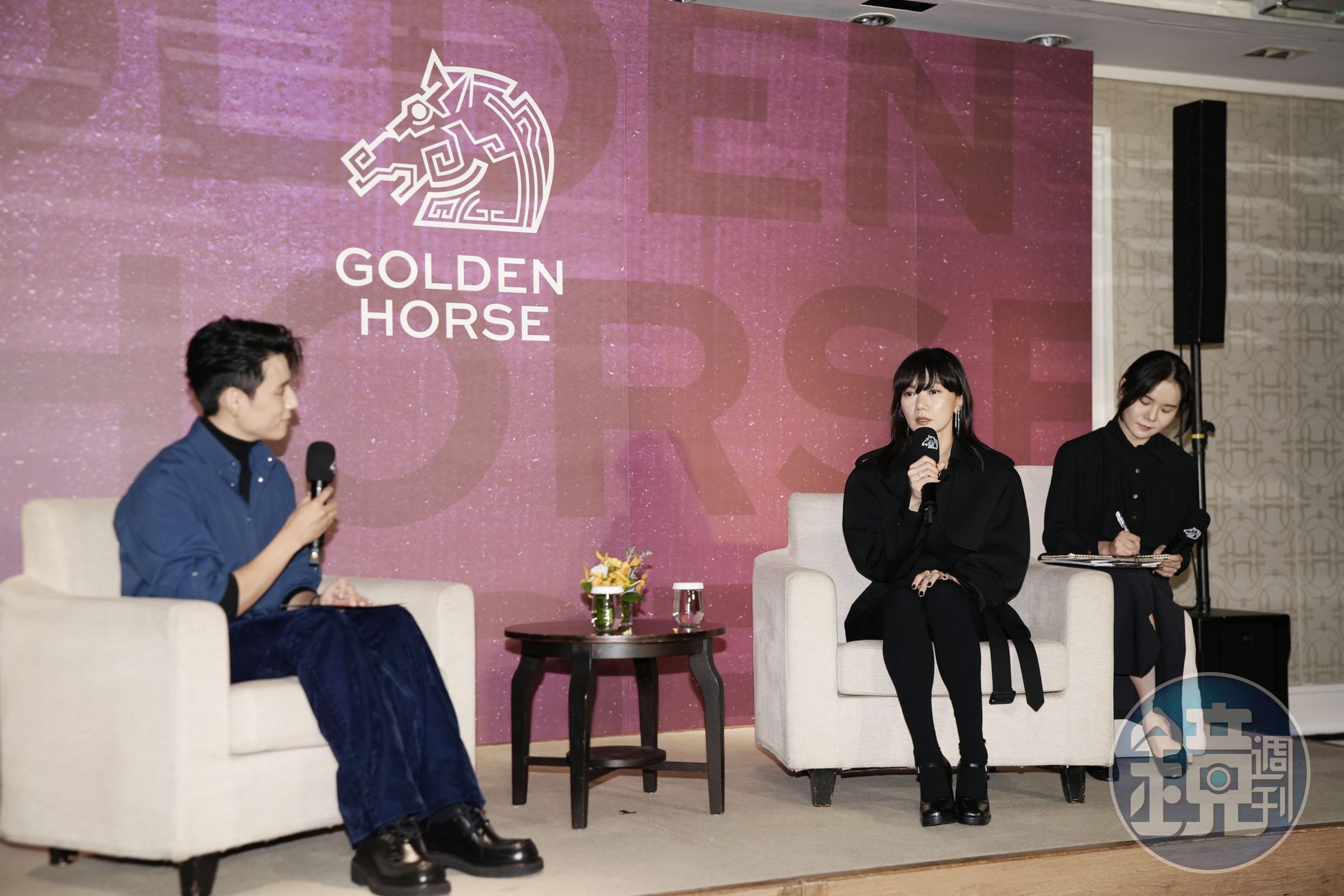 裴斗娜過往曾與現任金馬主席李屏賓合作，一開始她對對方很敬畏，後來覺得他很可愛。