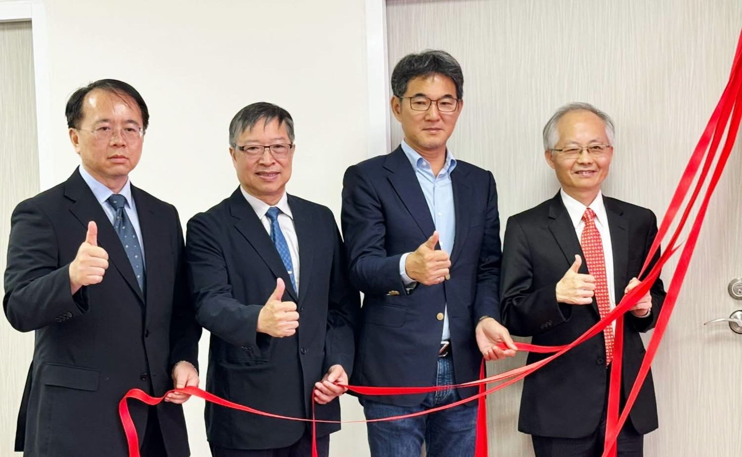 劉建國出席「失智症研究辦公室」開幕暨合作揭幕典禮。劉建國立委辦公室提供