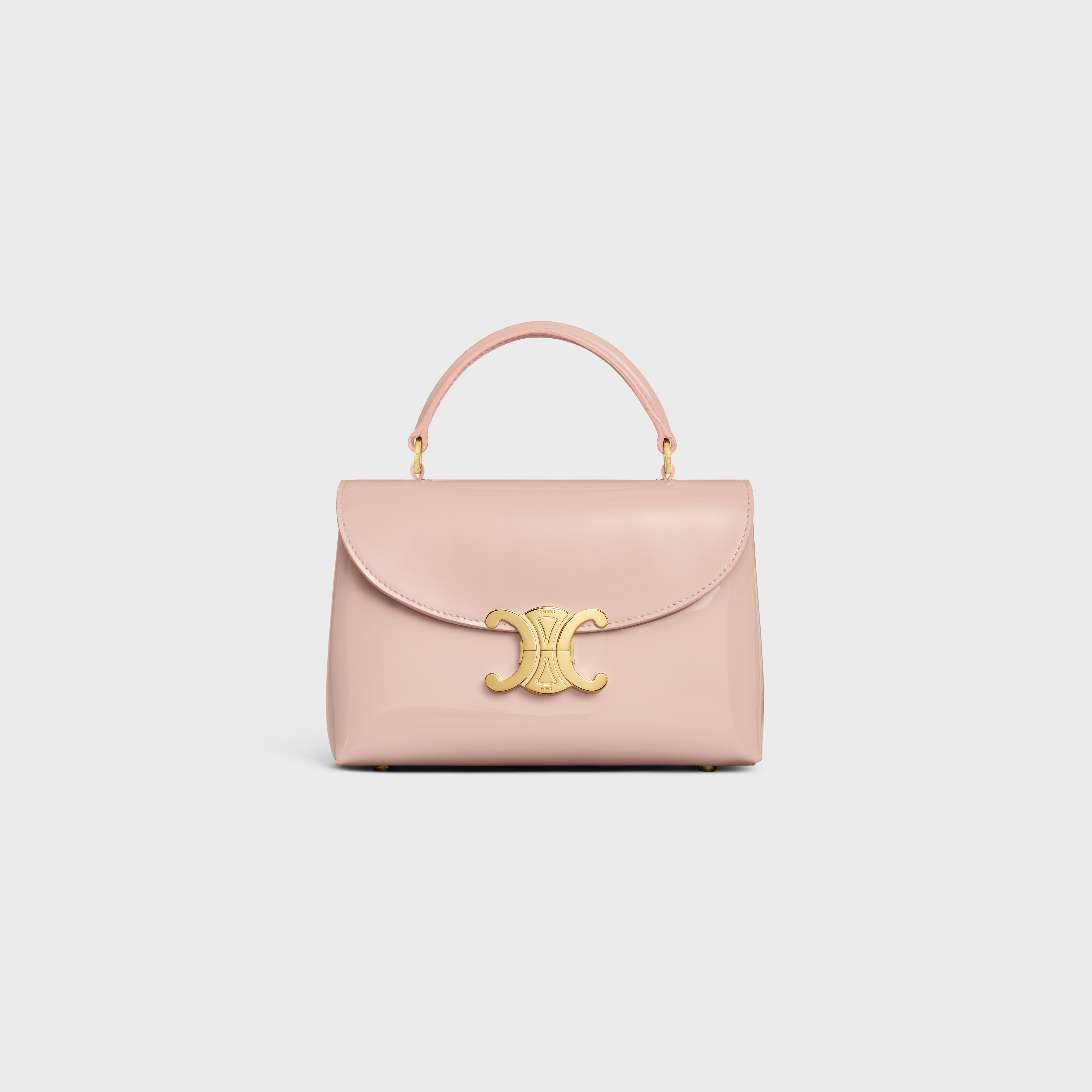 TEEN NINO粉杏色漆面牛皮革手袋CELINE BY HEDI SLIMANE。NT$110,000(CELINE提供)