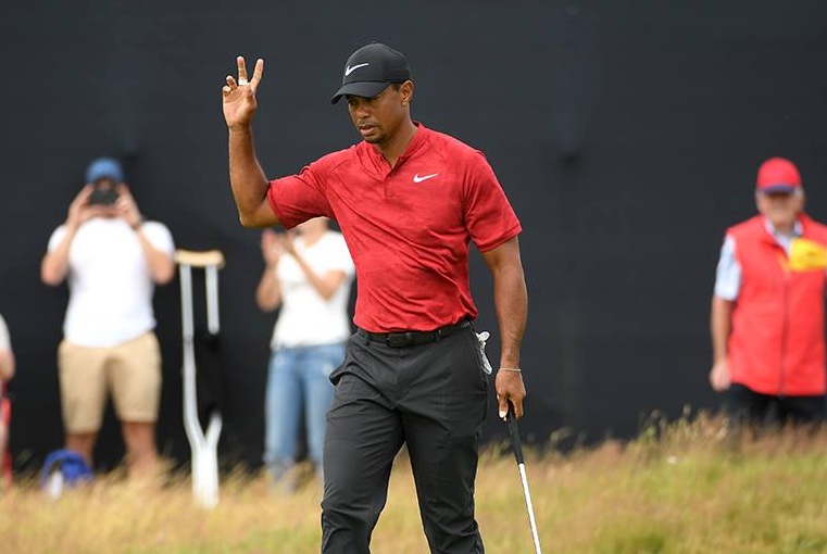 高爾夫球名將老虎伍茲週五駕車發生碰撞翻覆，警方到場發現，他酒測值0，但拒尿檢，因此仍依涉酒駕予以逮捕。（翻攝自老虎伍茲臉書）