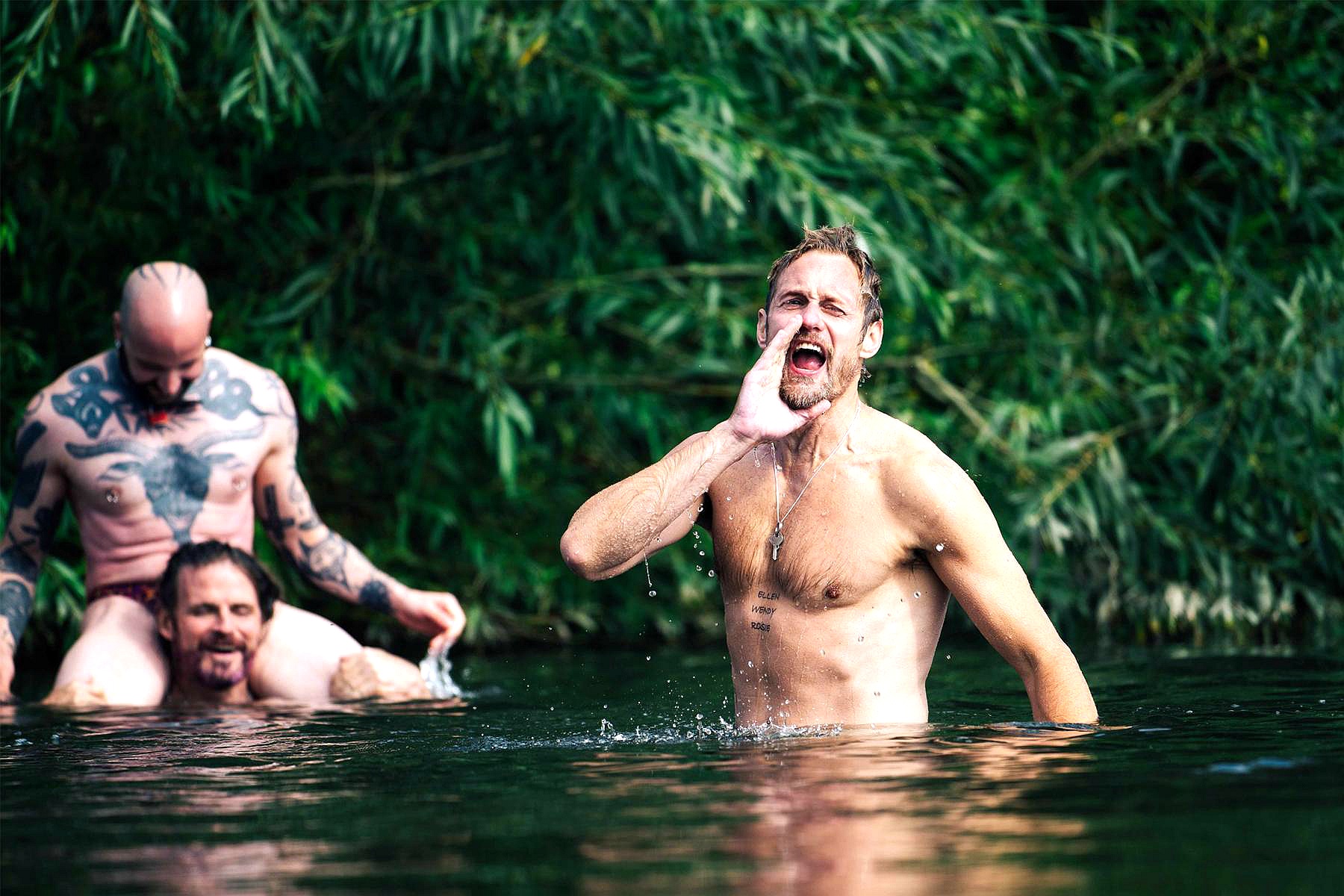 「瑞典男神」亞歷山大史柯斯嘉全身瀰漫濃濃性吸引力，在《繼承之戰》之中的表現更是迷倒《後座力》的導演哈利萊頓。（海鵬提供）