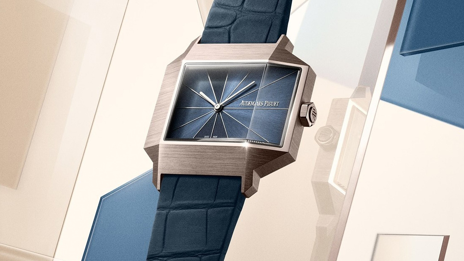 AP愛彼推出復刻自1960年代的[RE]Master02錶款，不規則的錶殼形狀是它的外型特色，加入了與時俱進的調整也為現代詮釋版做出新的樣貌。