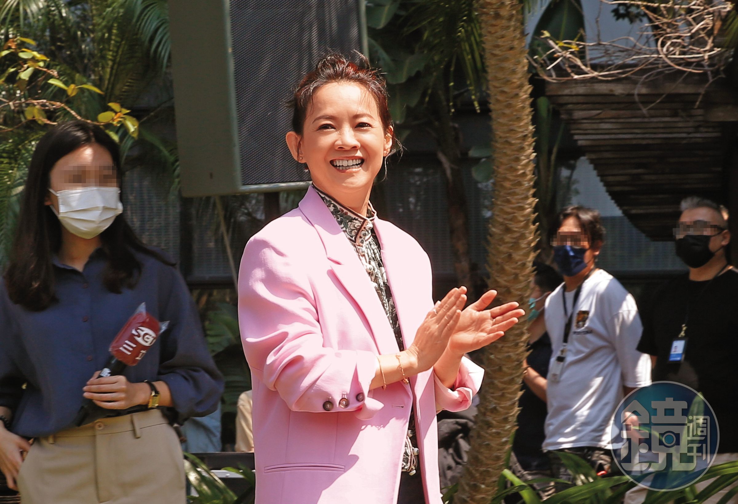 曾寶儀在香港投資房產大賺新台幣近億元,讓她豪氣又大方買2,000多萬元豪宅送寶媽。