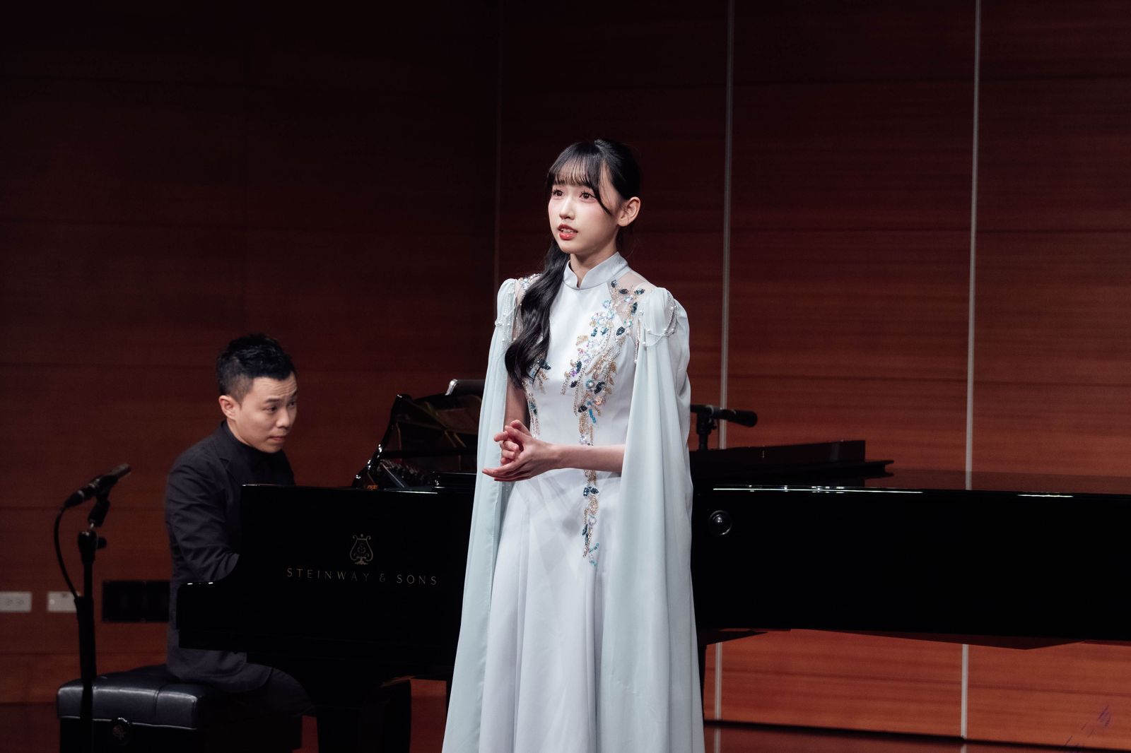 TPE48伊品完成音樂系畢業演出 媽媽「有錢花」驚喜成全場焦點