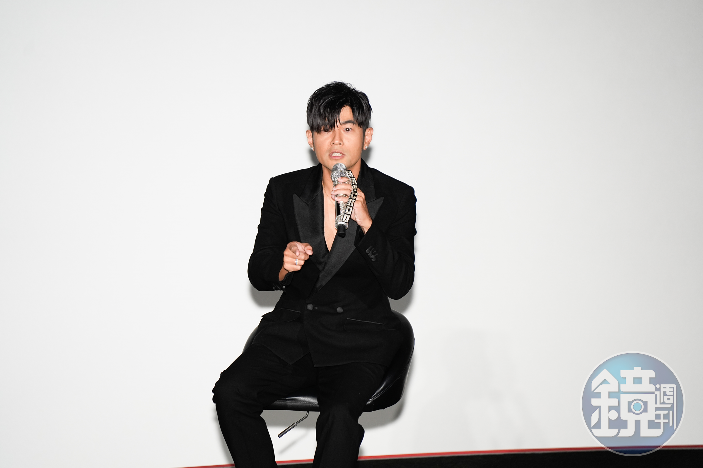 周杰倫在記者會上,敞開心房侃侃而談新作。