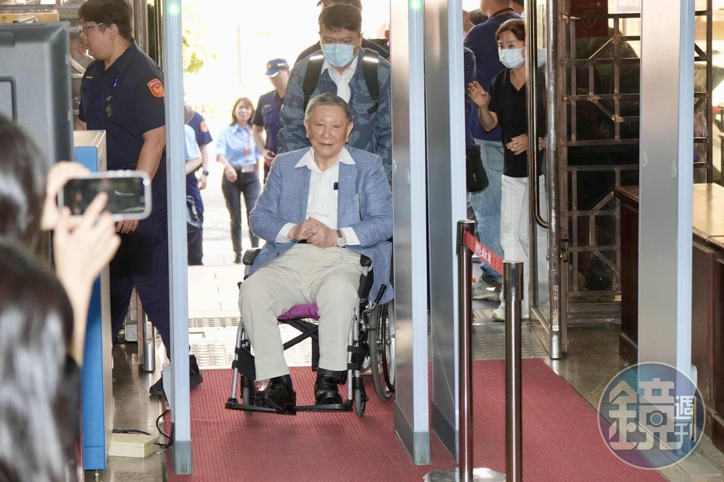 台北地院審理前台北市長柯文哲京華城與政治獻金案，日前傳喚轉作證人的前威京集團董事長沈慶京出庭。