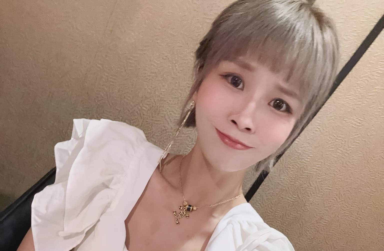 丟丟妹豪宅爆出漏水糾紛。（翻攝自丟丟妹臉書）