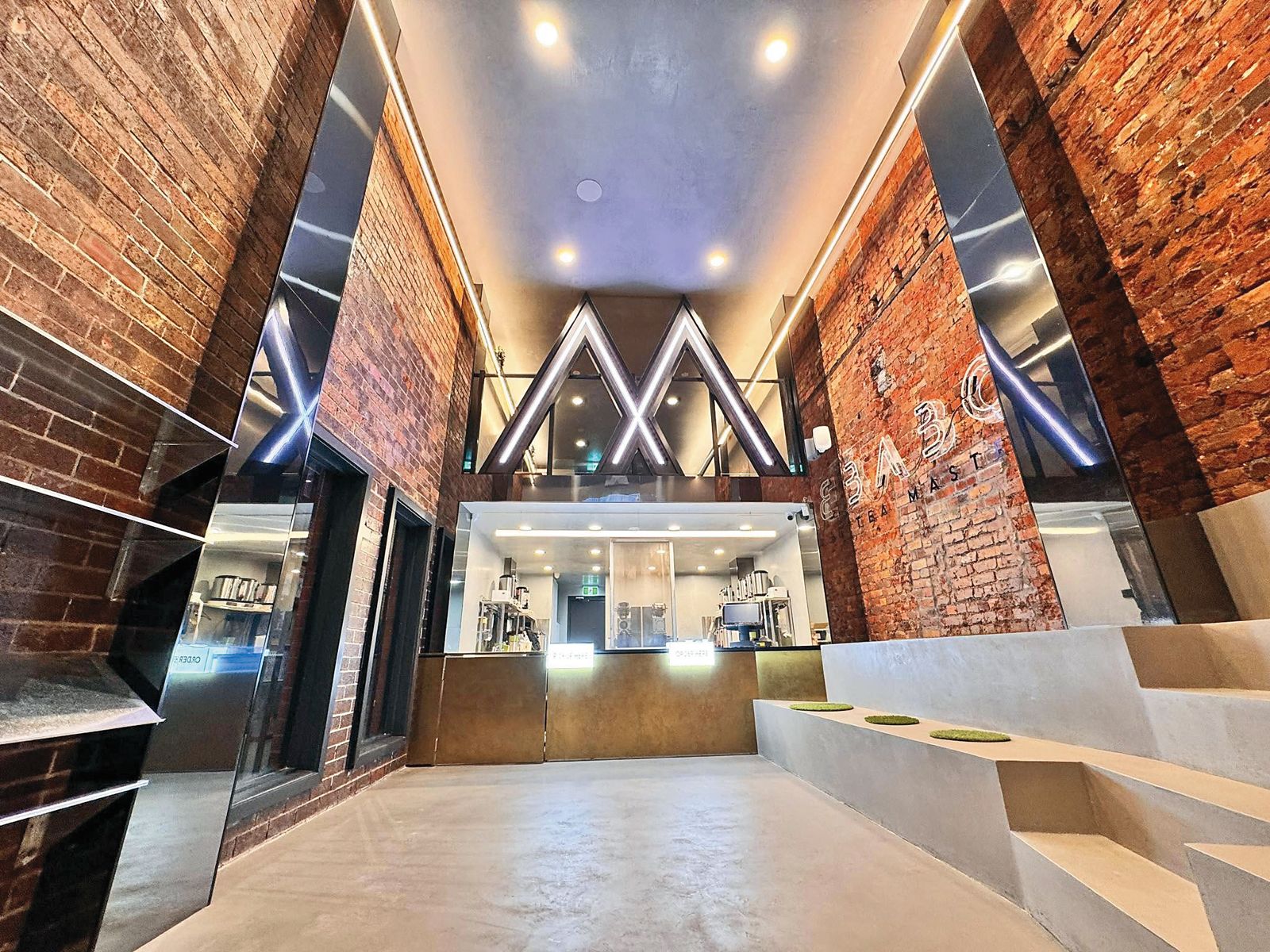 邱凱偉參與設計的珍珠奶茶店，還有展覽活動空間。 （翻攝自邱凱偉臉書）