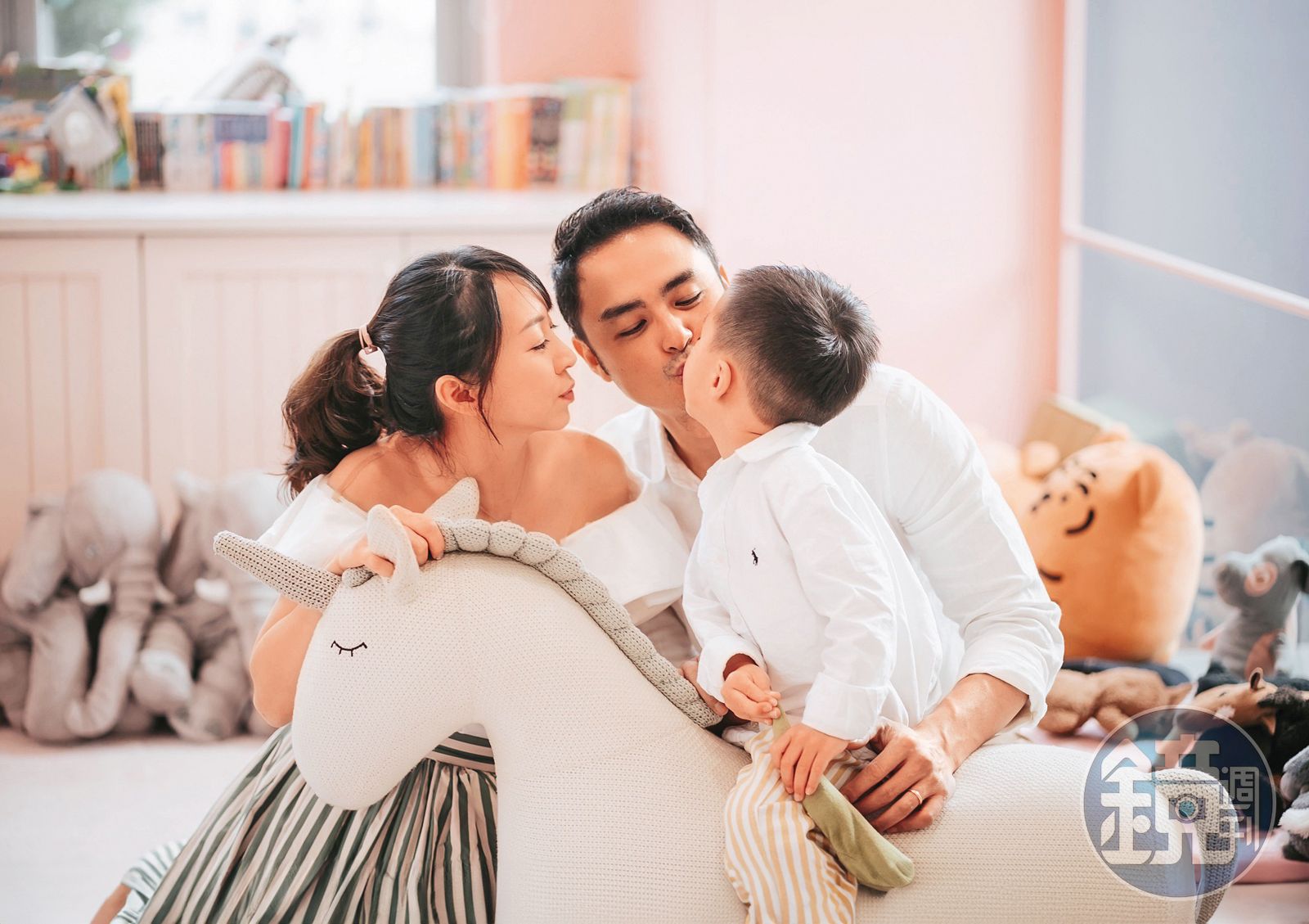 明道夫妻和兒子互動十分溫馨可愛。(讀者提供)