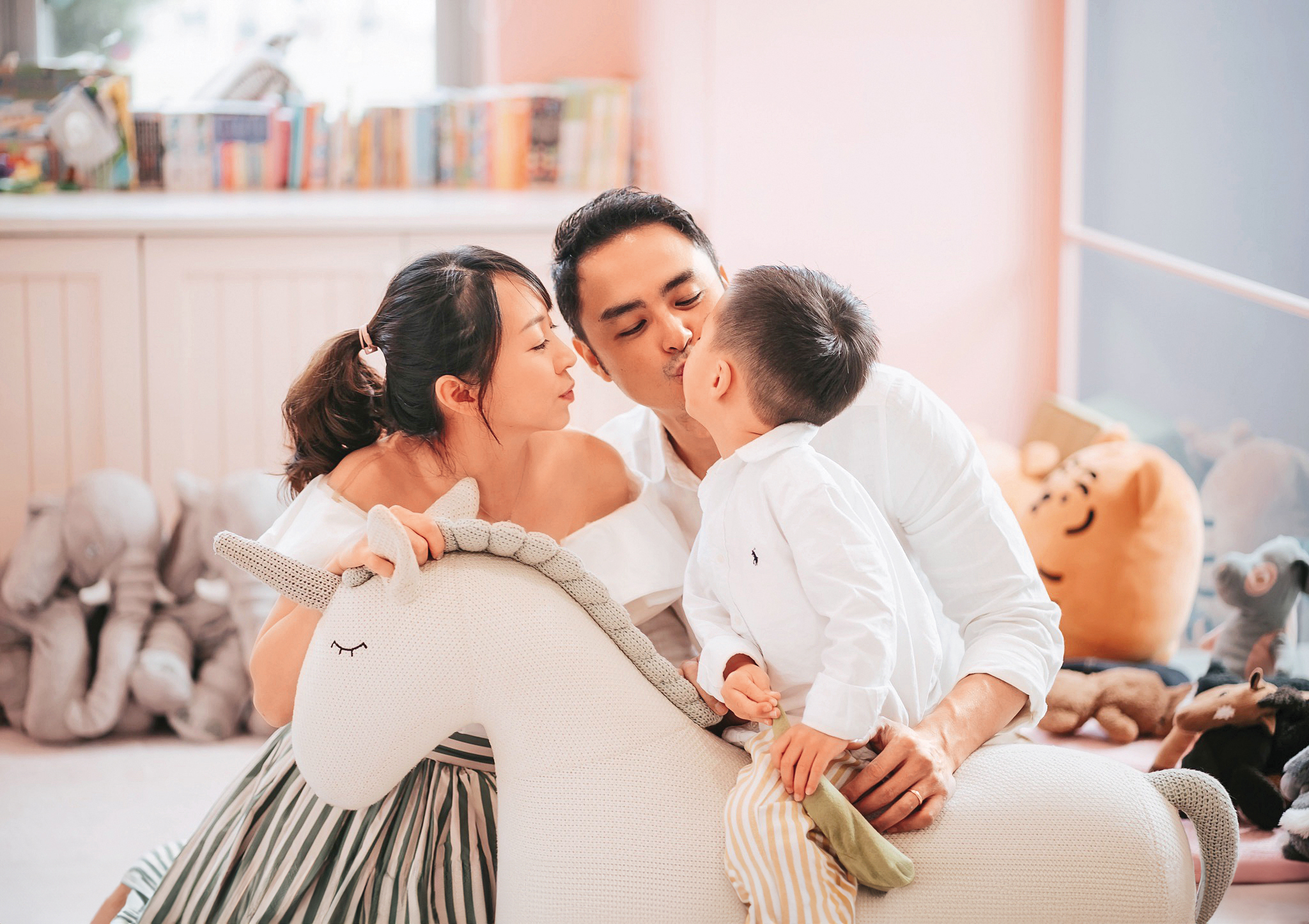 明道夫妻和兒子互動十分溫馨可愛。(讀者提供)