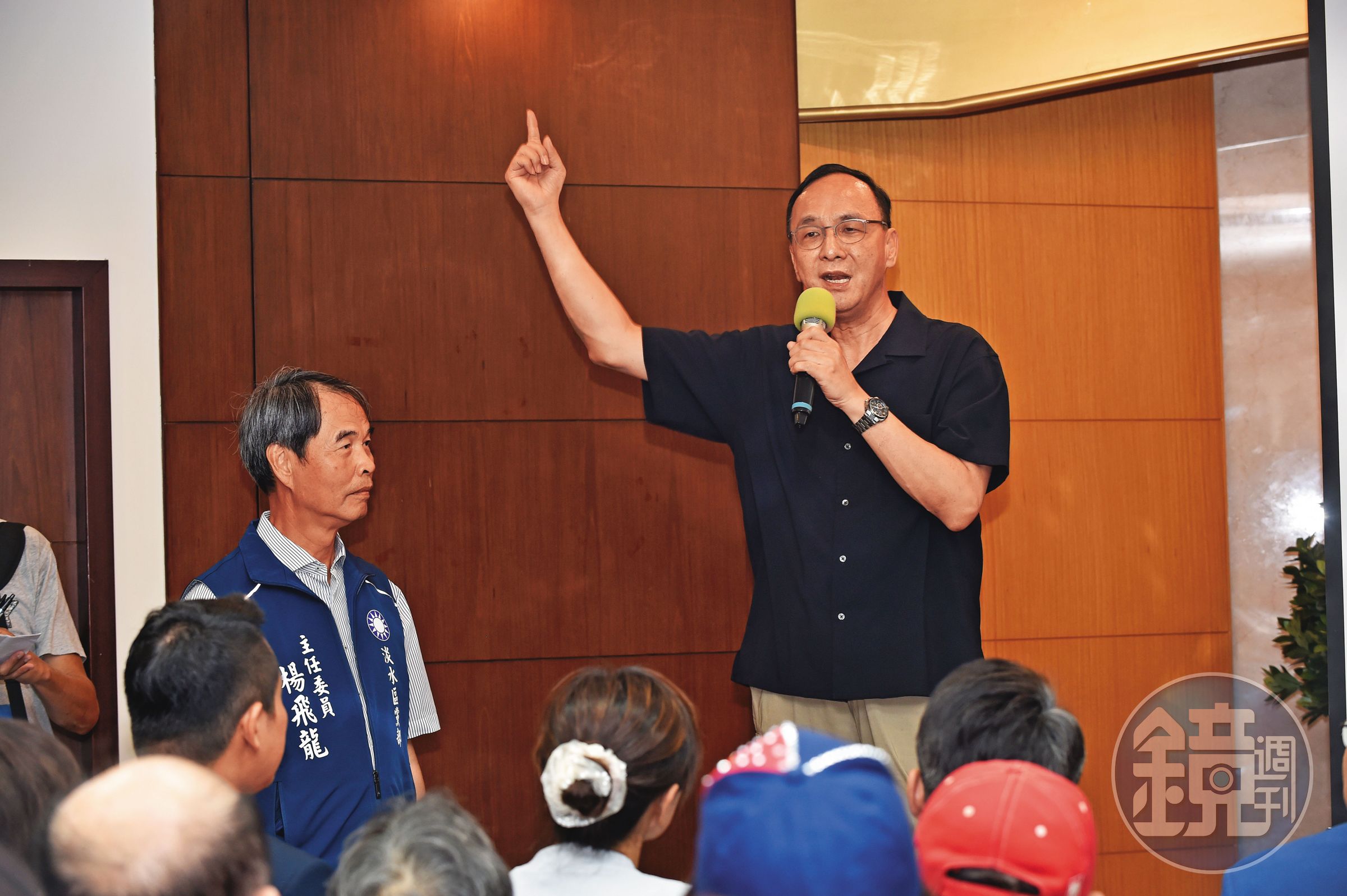 朱立倫赴各縣市向支持者與黨員宣講國會改革，被黨內解讀拚黨魁連任的起手式。