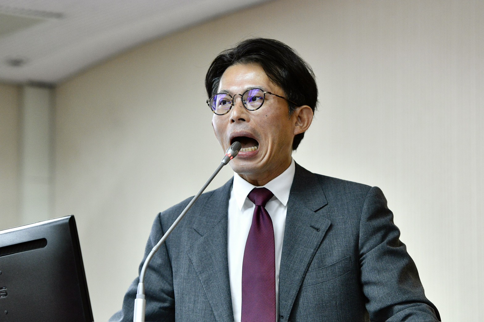 黃國昌聲稱他自己坦坦蕩蕩沒在怕，一切依照法律程序來進行。（鏡報李智為）