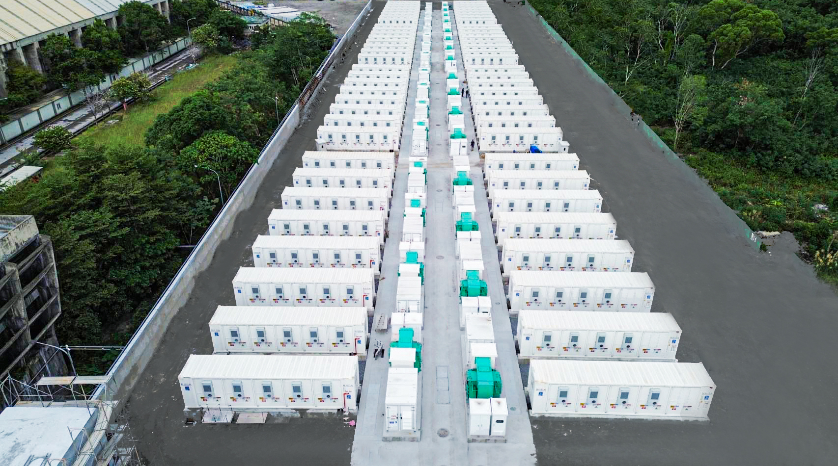 台泥花蓮100MW E-dReg案場已全容量通過台電執行能力測試，將於12月1日在台電電力交易平台以100MW正式商轉上線。（台泥提供）