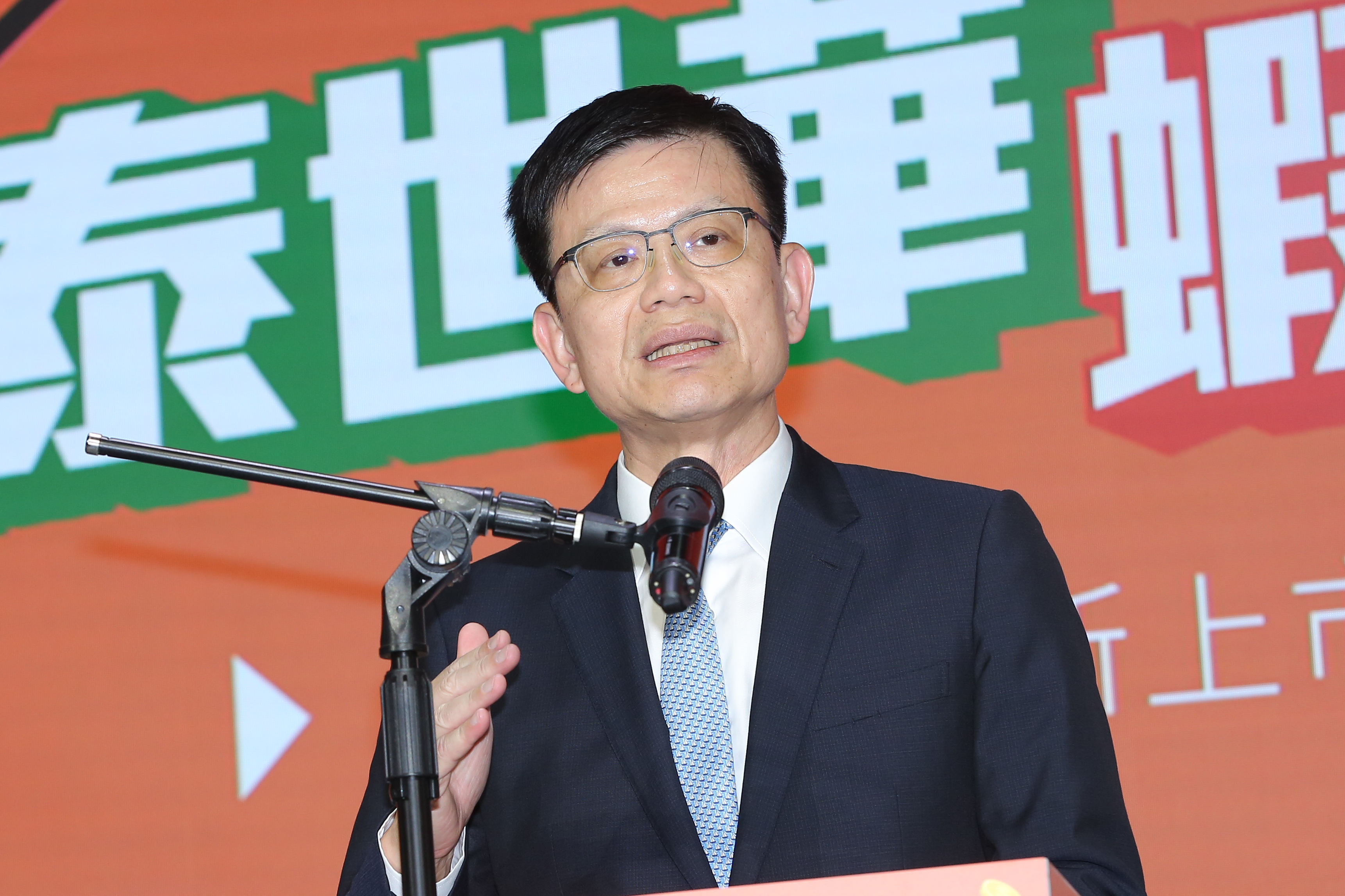 國泰世華銀行總經理李偉正指出，蝦皮購物消費者多屬學生族群，因此國泰世華銀瞄準年輕族群，針對25歲（含）以下存戶加碼。
