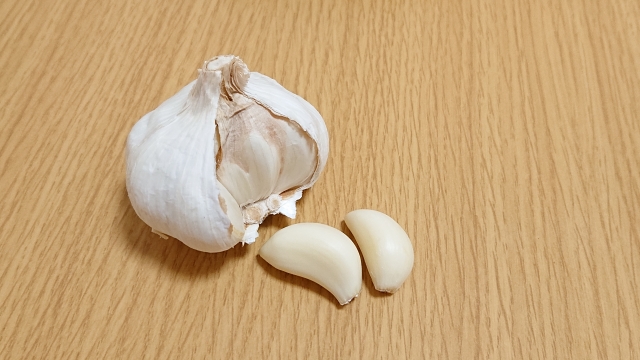 網友推薦六種迅速消除大蒜臭味的飲食方法。（示意圖，photoAC）
