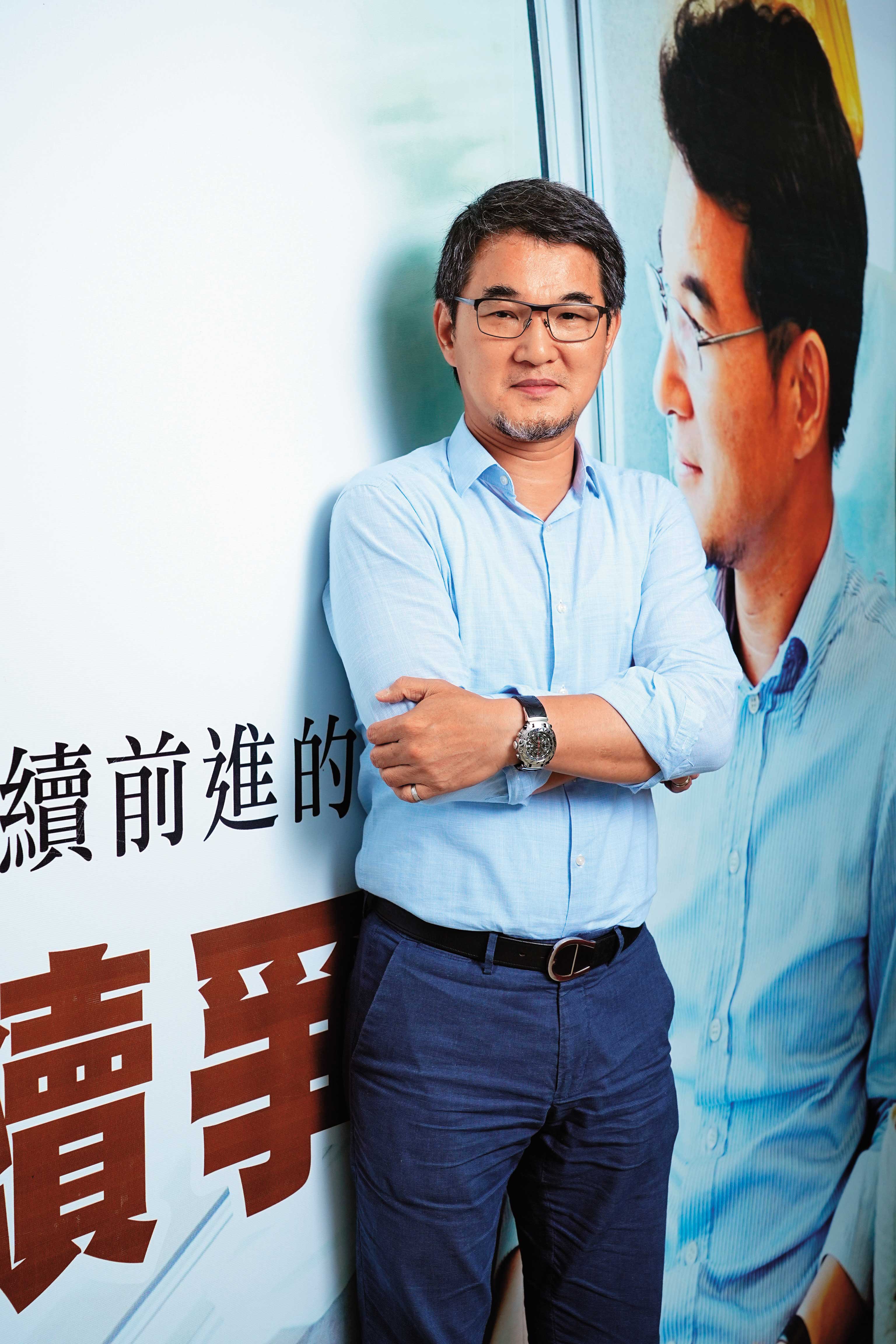 雲林縣長參選人劉建國(圖)與同黨議員張庭綺、蔡孟真的感情糾葛在地方引熱議。