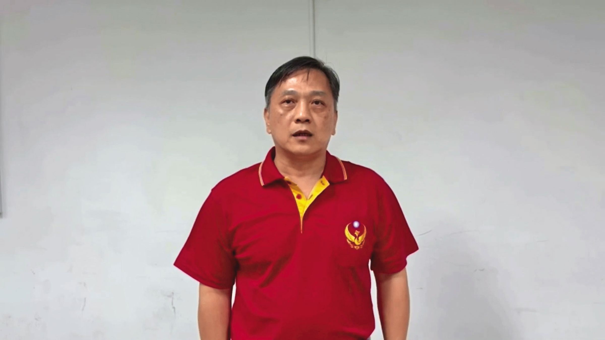 消防署訓練中心科長周鴻呈（圖）是陳慧娟丈夫，前年11月也出席陳錦龍的離婚協調會。（翻攝畫面）