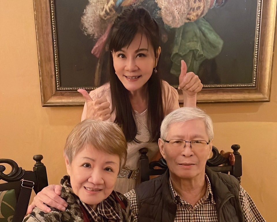 〈雙人枕頭〉作曲人張錦華（右下）辭世，歌手龍千玉（上）發文悼念。（翻攝龍千玉臉書）