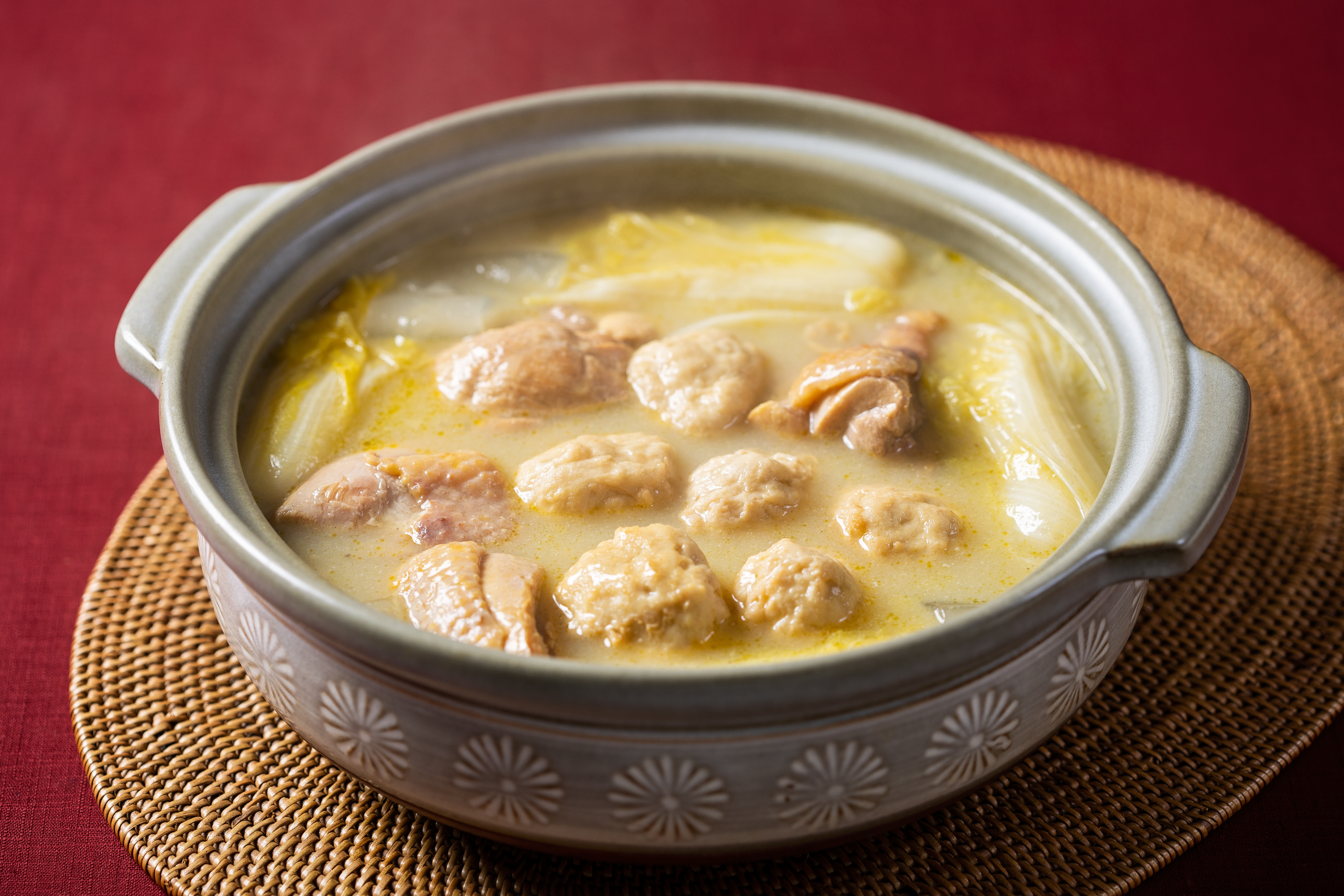 滋味甘甜暖胃的「金湯豆腐丸子雞」。