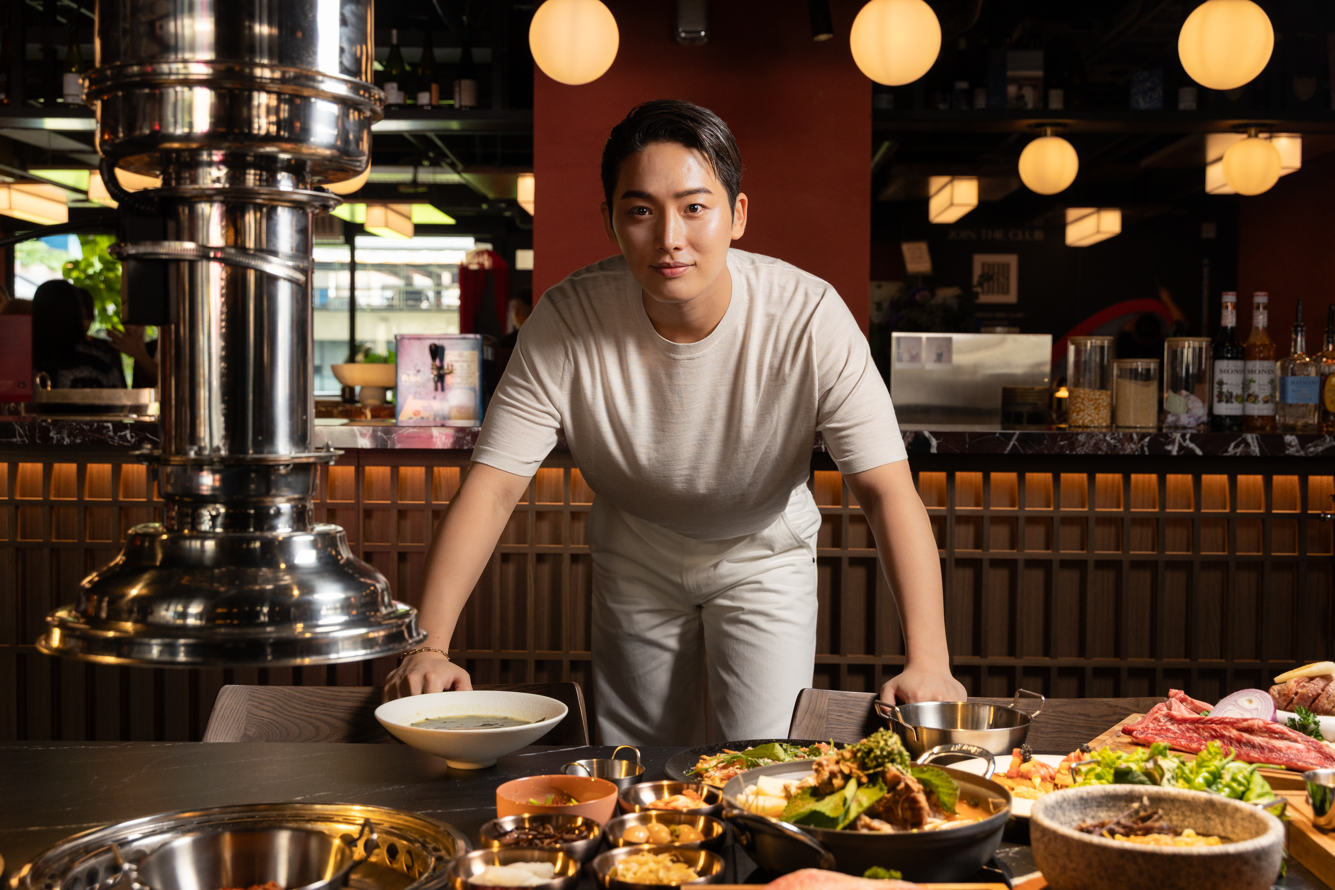 韓國綜藝實境秀《單身即地獄》演出者文世勳,進軍台灣餐飲界, 一手打造台中最潮韓式燒肉俱樂部。