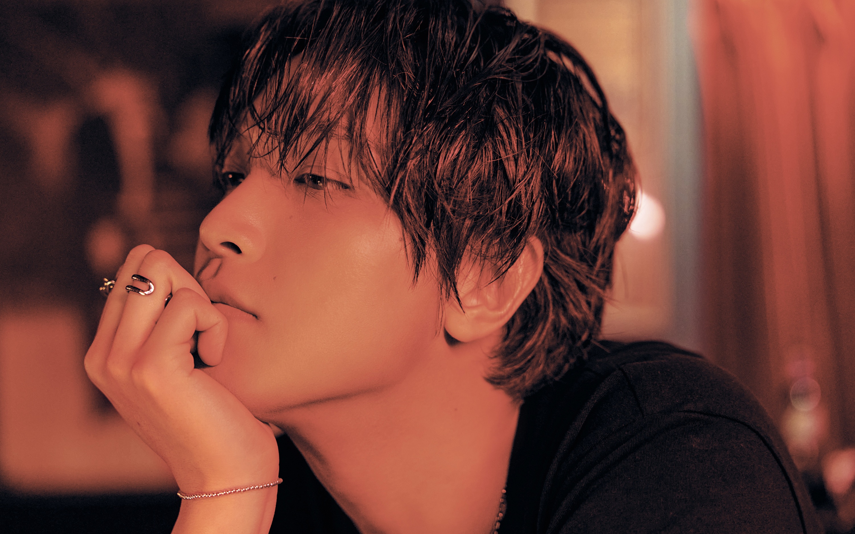 楷燦以主打曲〈CRZY〉展現獨特嗓音與R&B魅力，自信迎接全新挑戰。（SM Entertainment提供）