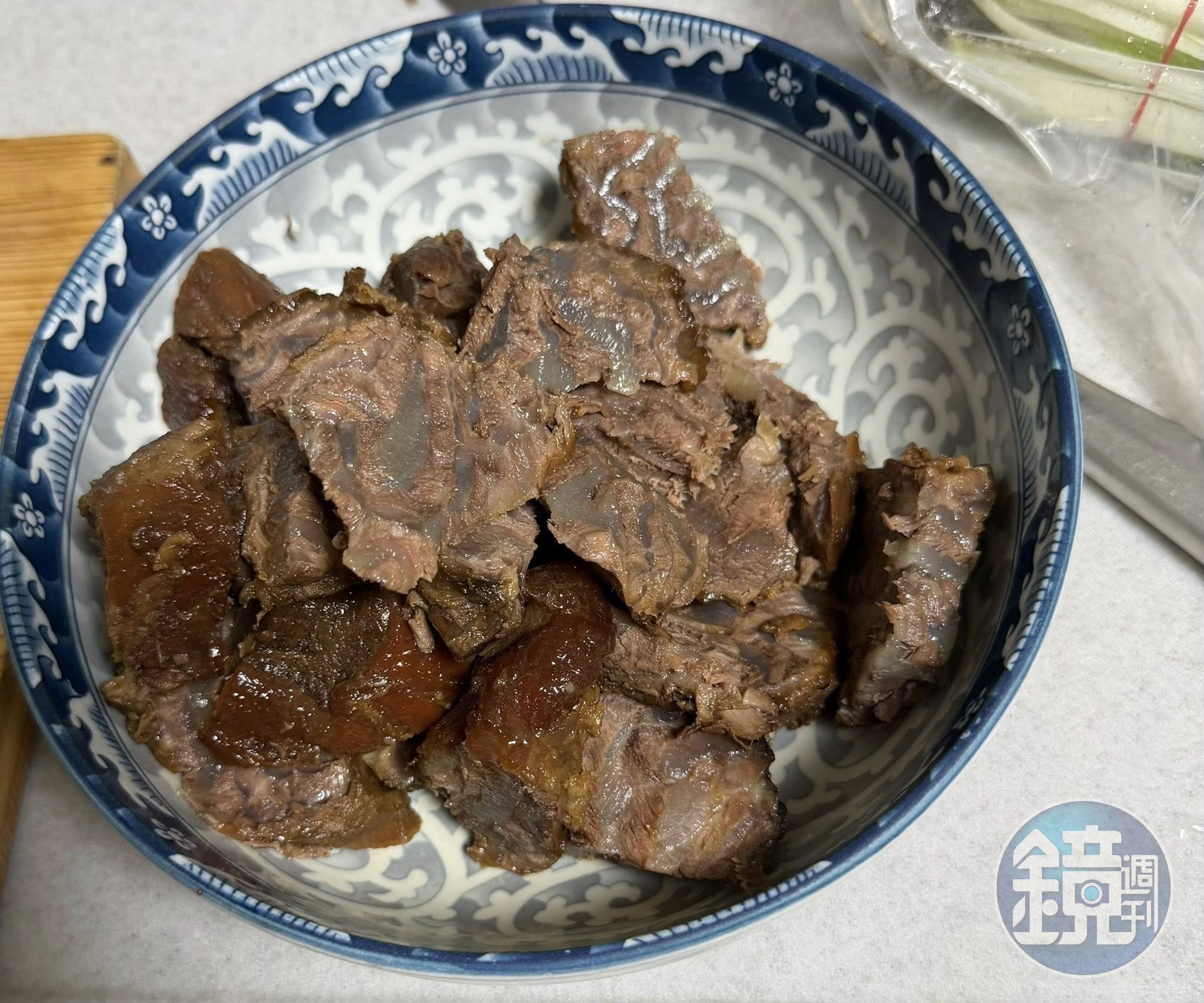 小時候，為了滿足我的好奇，爸爸滷牛腱，為我順便做了一次牛肉麵。