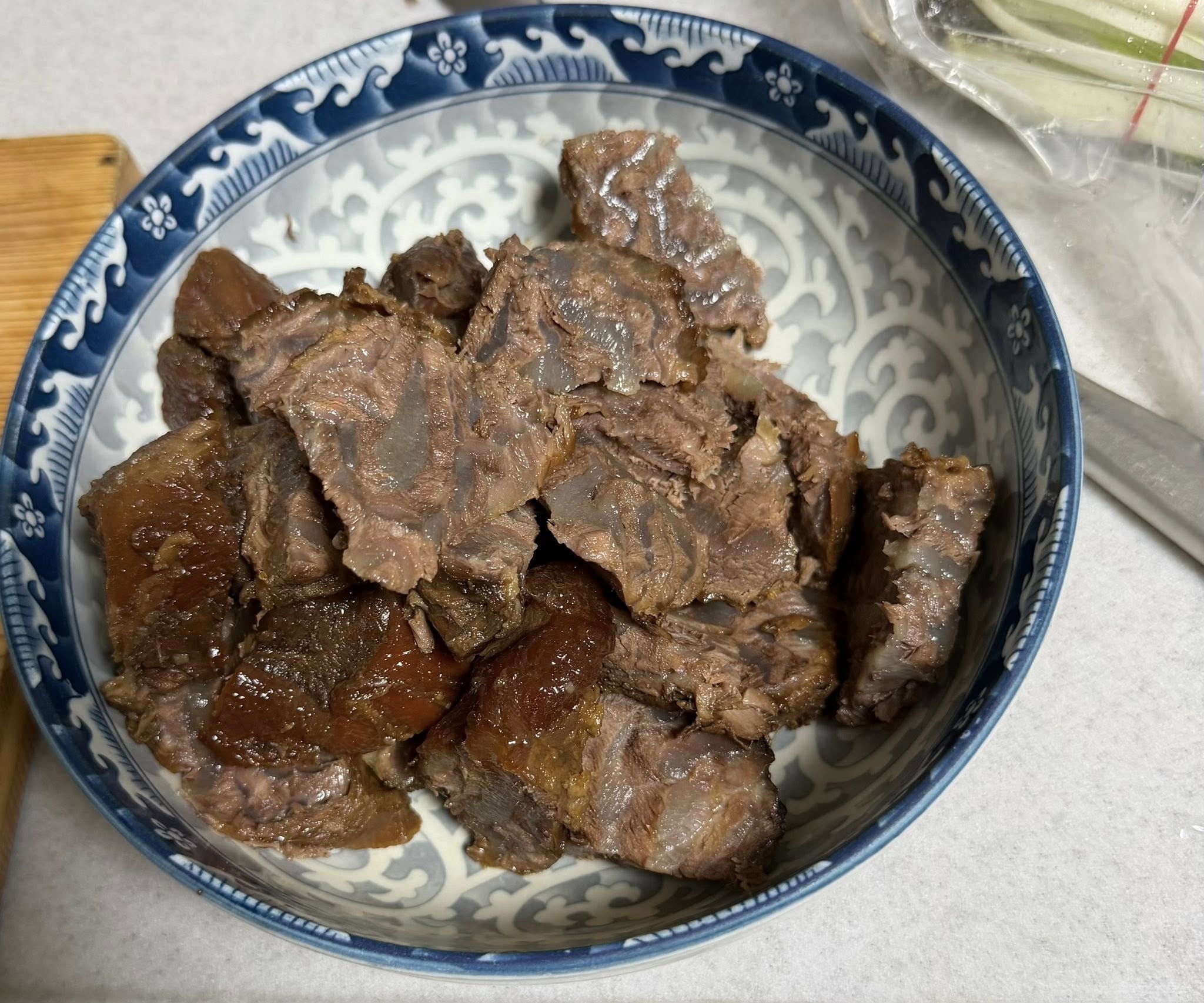 小時候,為了滿足我的好奇,爸爸滷牛腱,為我順便做了一次牛肉麵。
