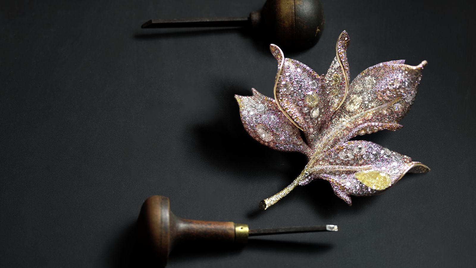 奢華誌/ 雕琢自然的光與形!CINDY CHAO 年度藝術珠寶展的空間美學