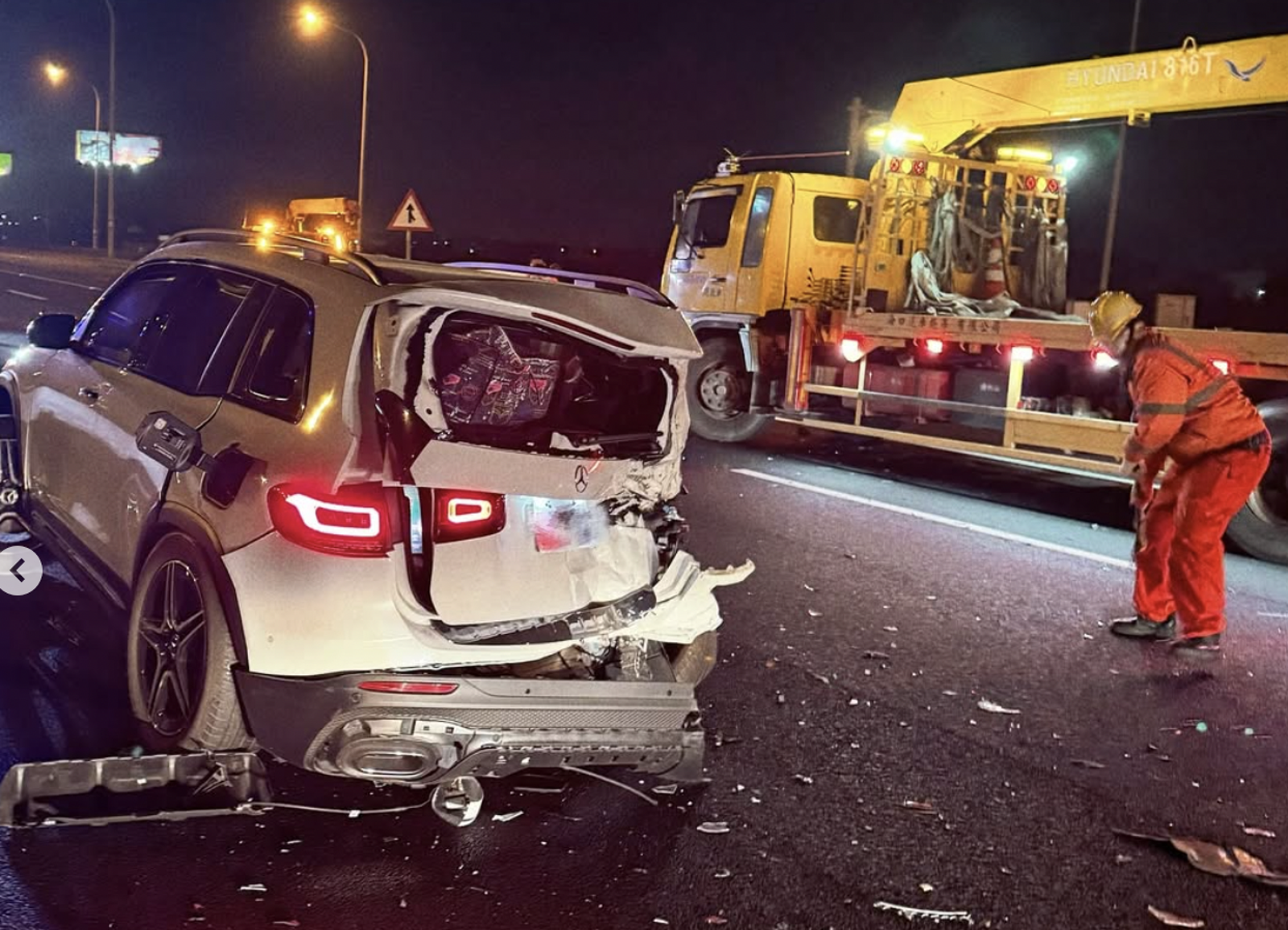 大胃王千千國道出車禍! 「安全氣囊爆開、車內煙霧瀰漫」被酒駕車追撞 - 鏡週刊 Mirror Media