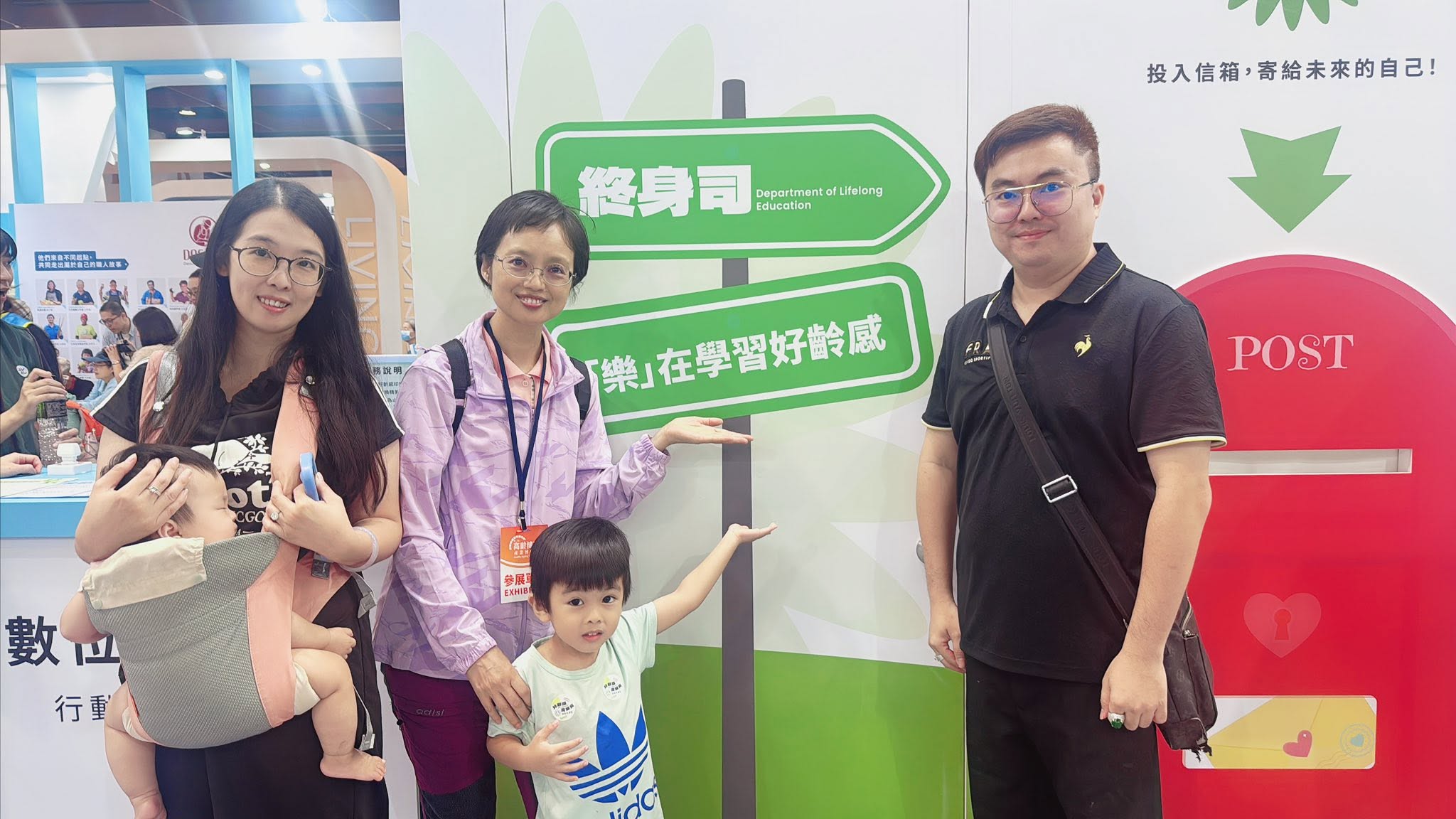 右：羅彦喆所長多次協助教育部年會、終身司擔任口譯、翻譯審查