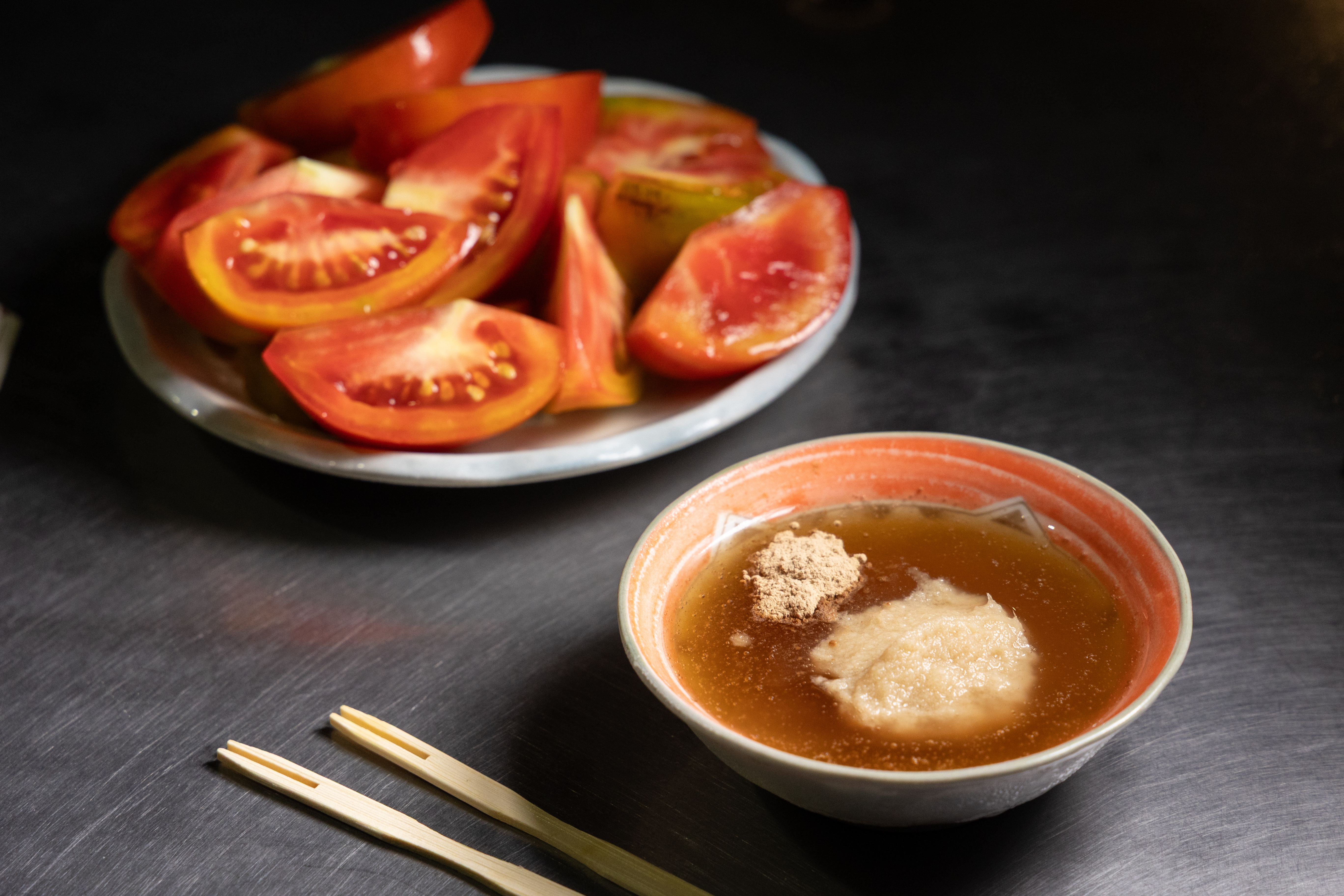 冰鄉的「薑糖番茄」只用黑柿番茄。（70元／份）