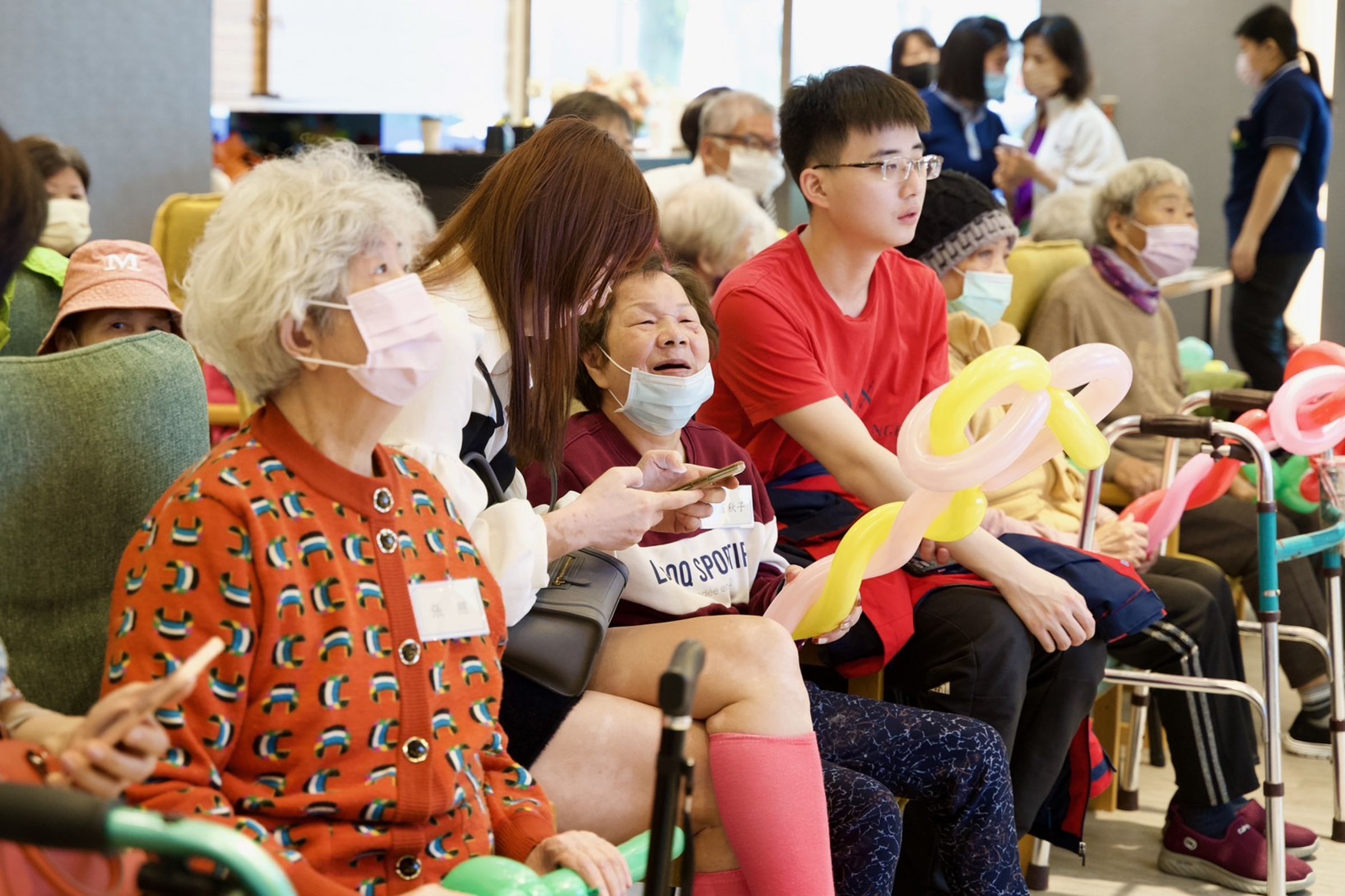 長照2.0 政策，讓年輕人不用辭職也可以兼顧照顧長輩。（善誠林口日照中心提供）