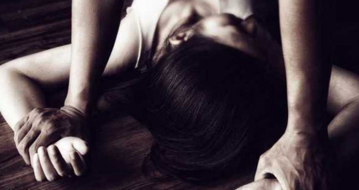 男子假借討論投資,趁機性侵堂妹,因無法勃起而未能得逞。(示意圖,pixabay)